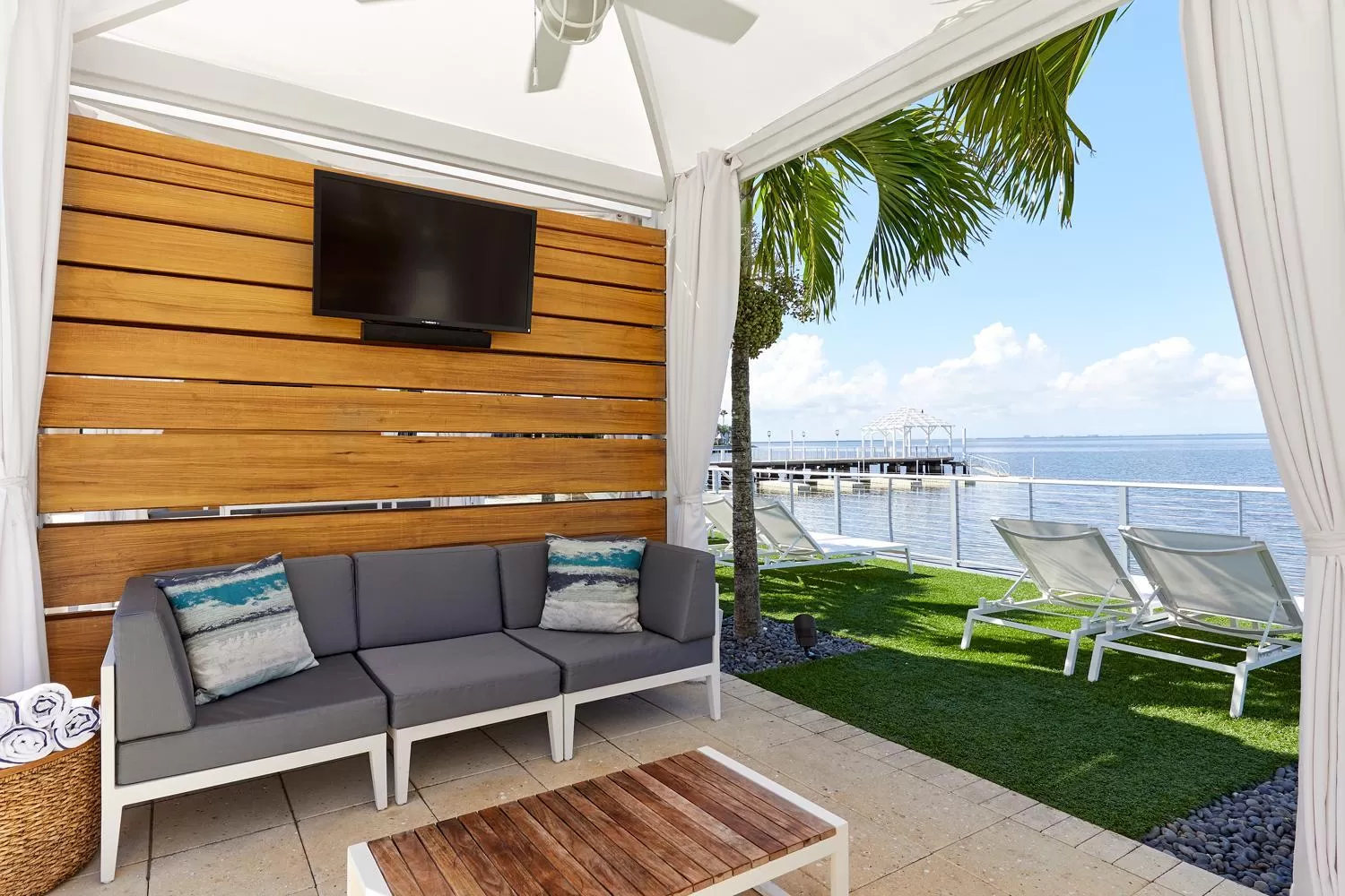 Swimming pool in The Godfrey Hotel & Cabanas Tampa