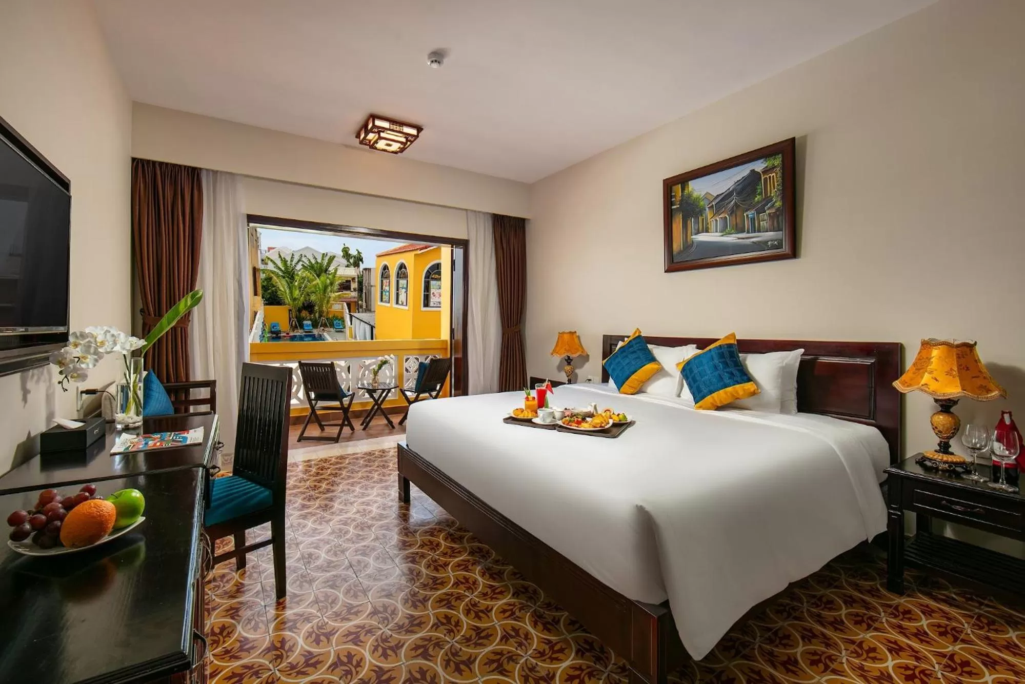 Bed in La Charm Hoi An Hotel & Spa