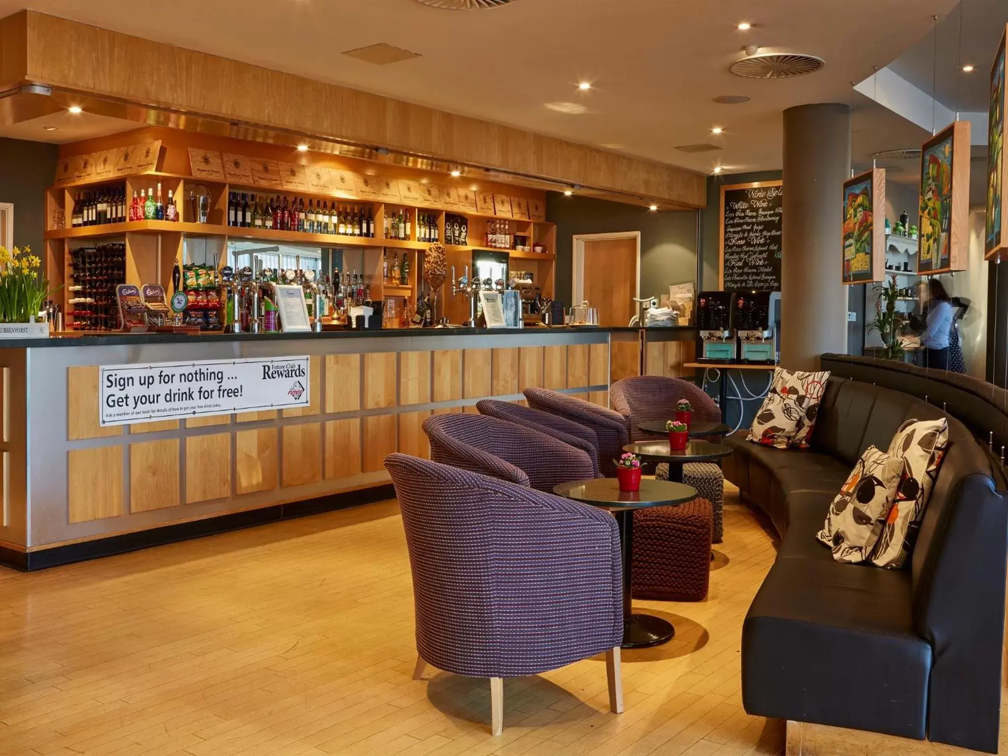 Lounge or bar, Lounge/Bar in Future Inn Cardiff Bay