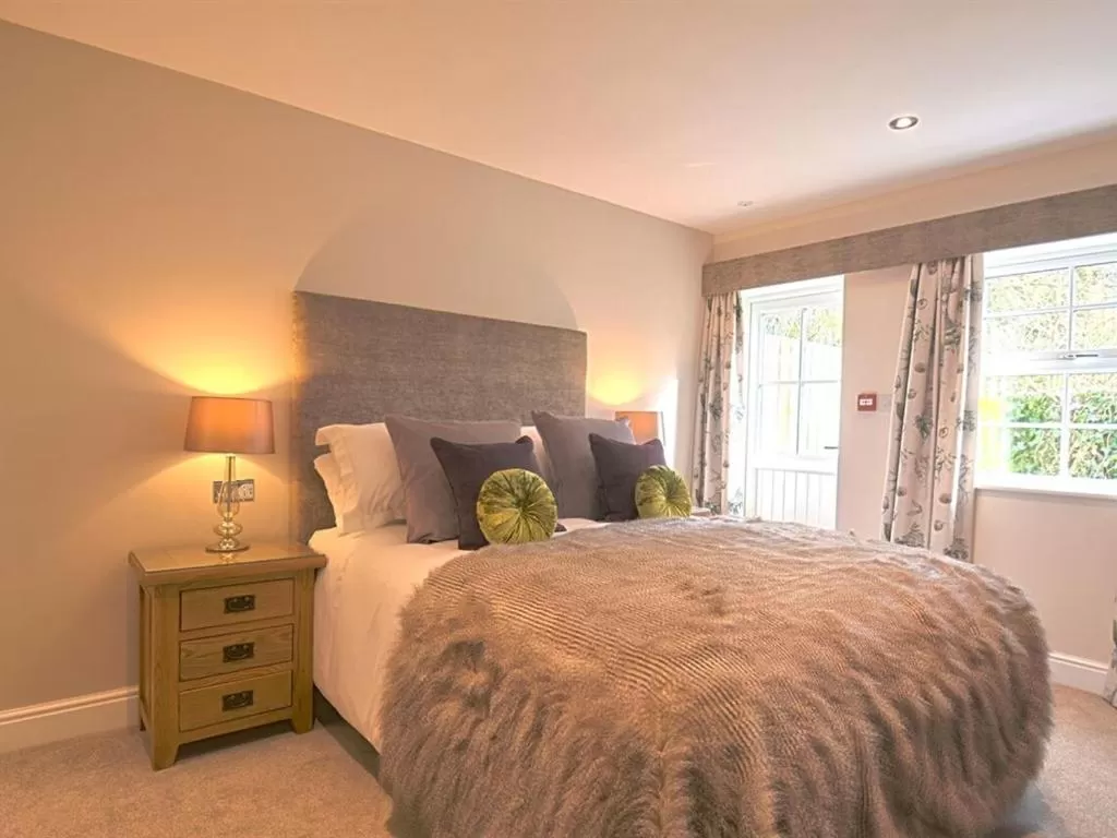 Bedroom, Bed in The Black Bull Inn