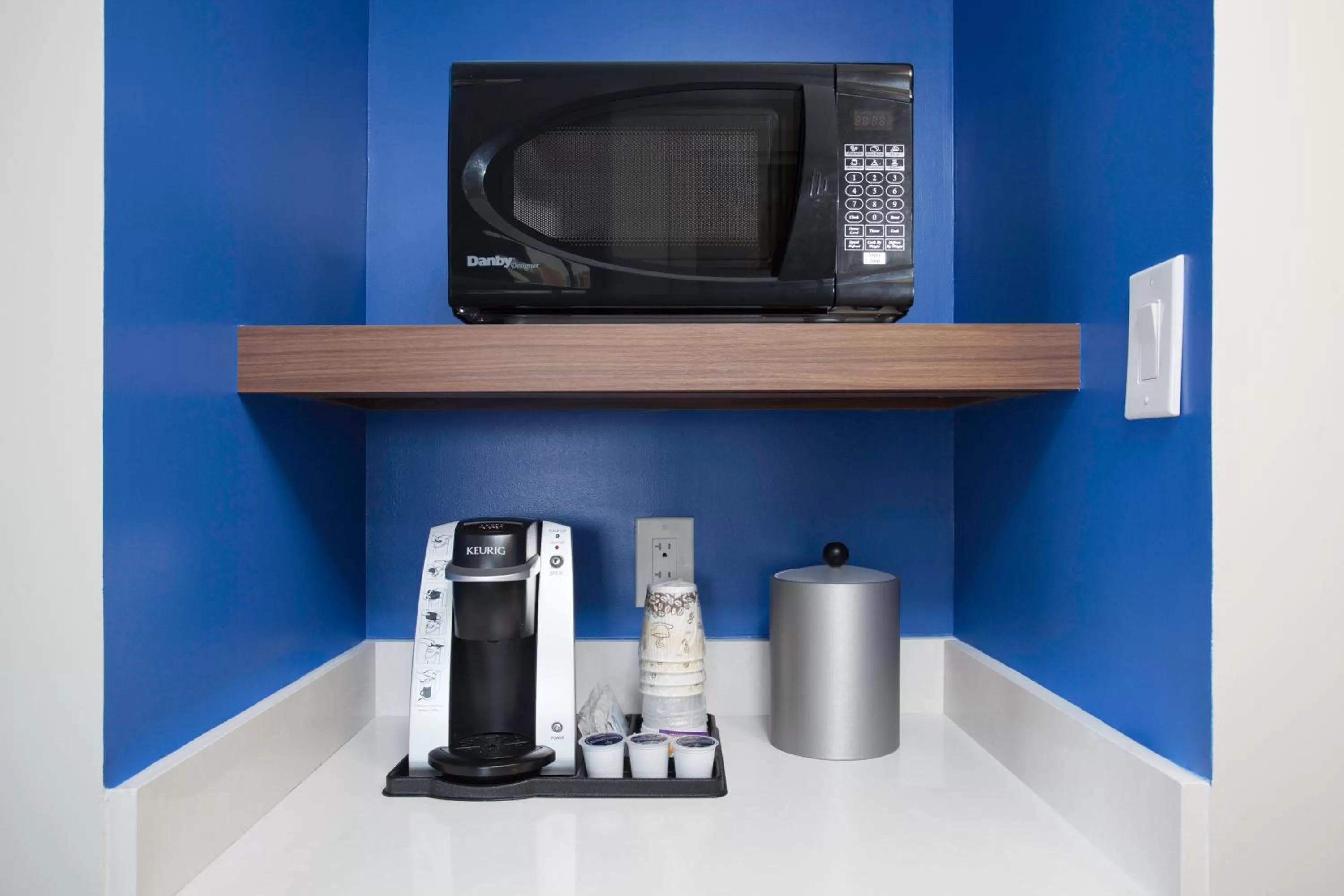 Photo of the whole room in Holiday Inn Express & Suites Mississauga-Toronto Southwest by IHG