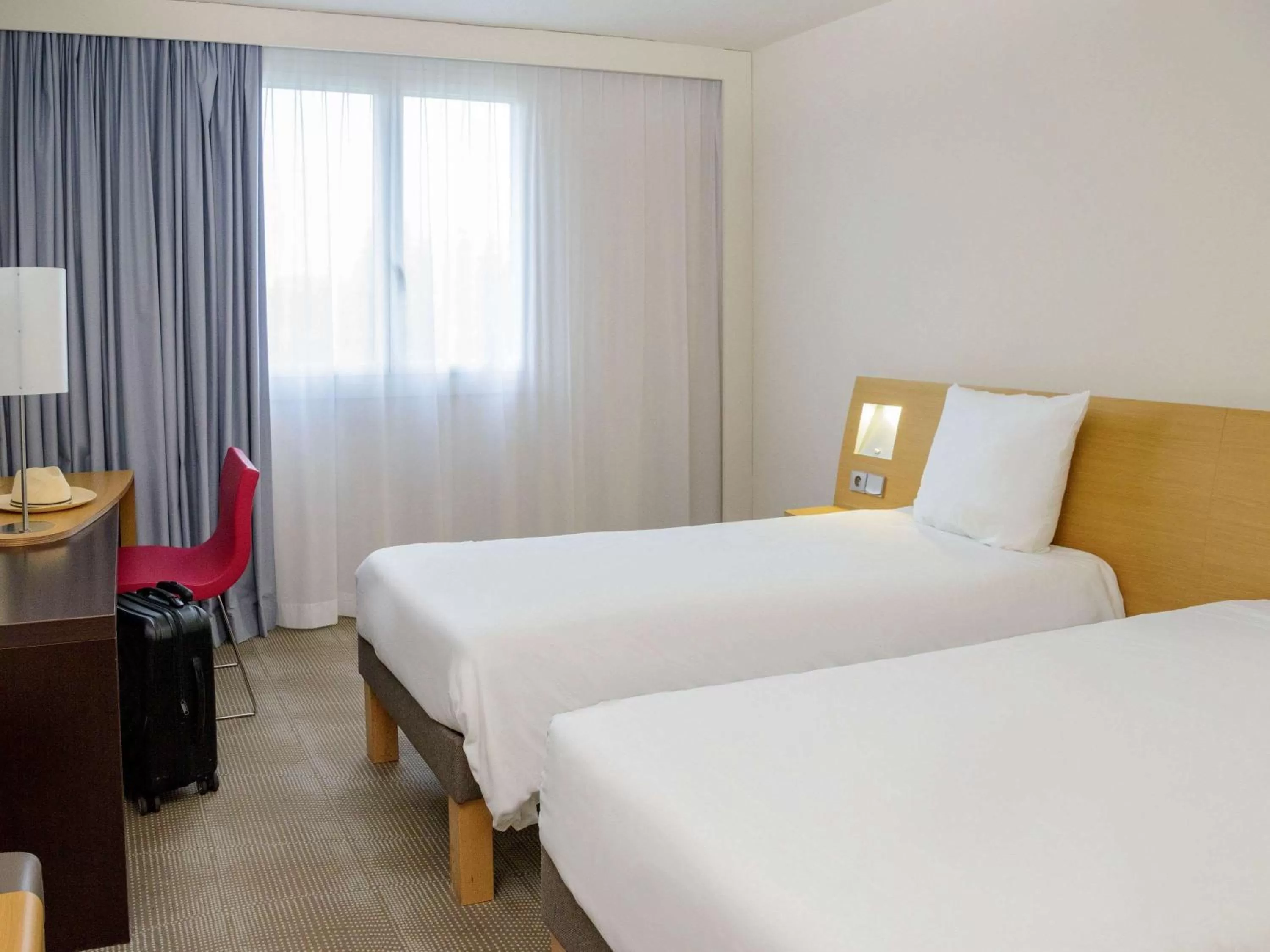 Twin Room in Novotel Bayeux