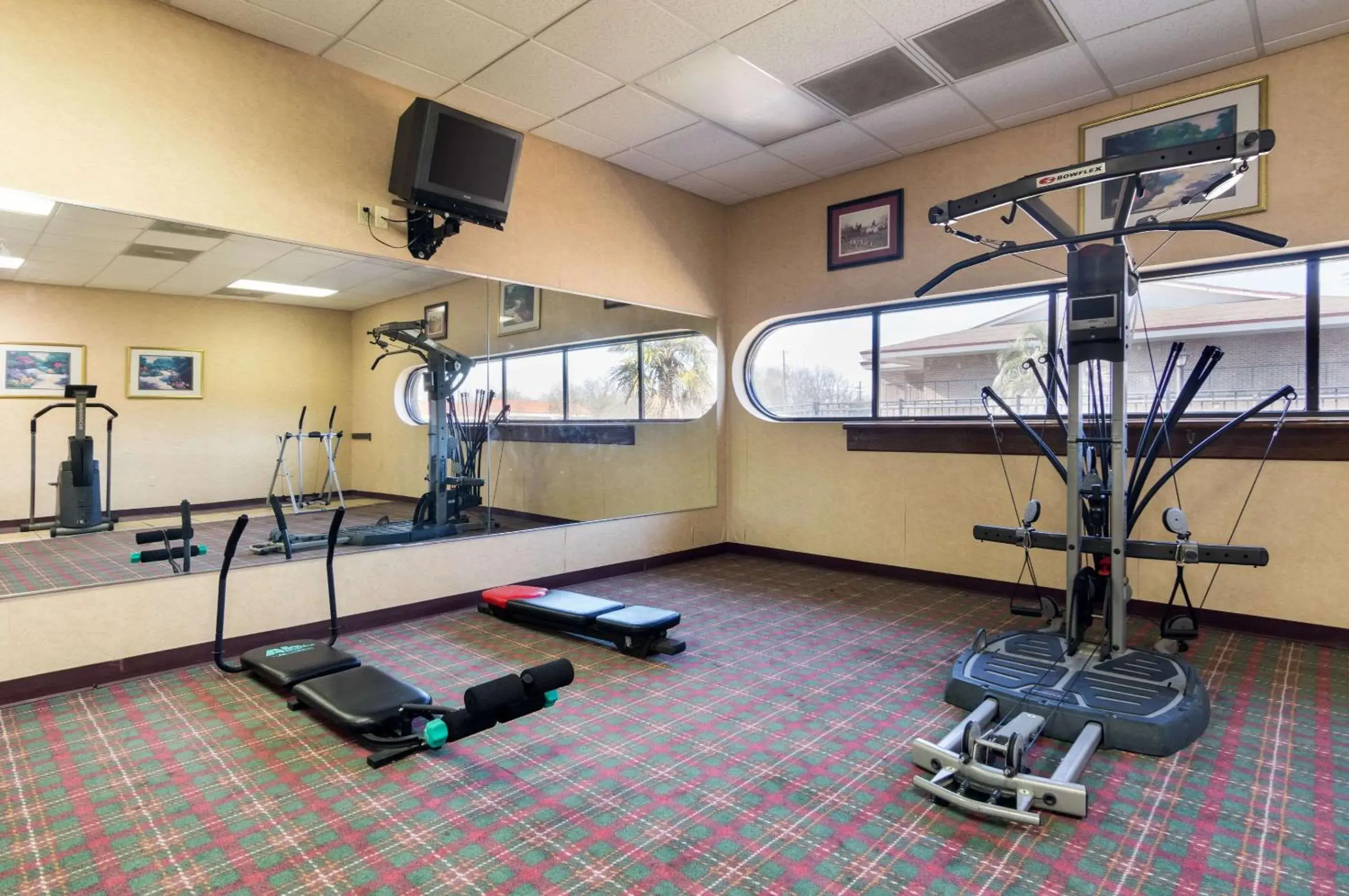 Fitness centre/facilities, Fitness Center/Facilities in Econo Lodge Inn & Suites Conference Center Dublin