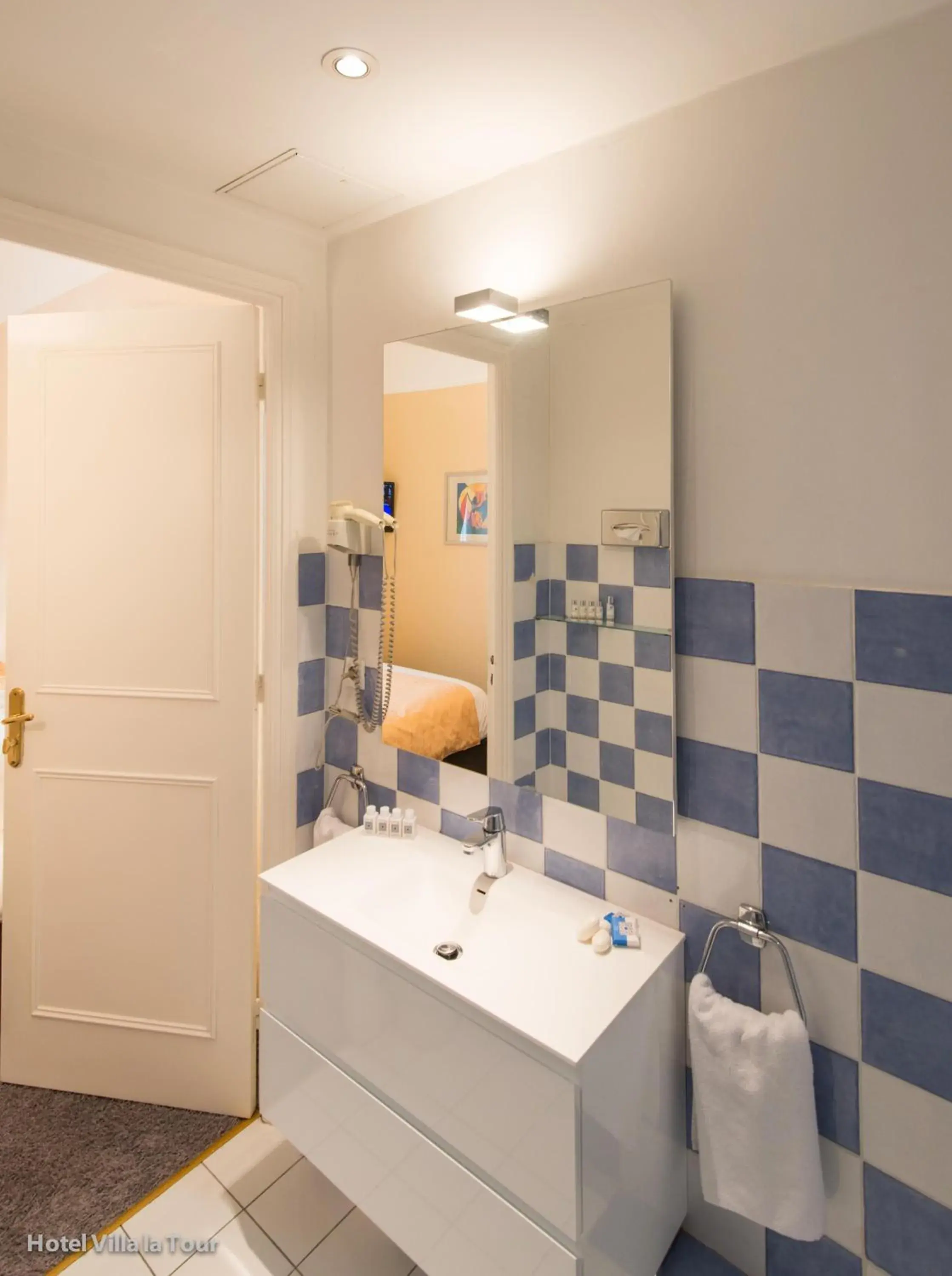 Toilet, Bathroom in Hotel Villa La Tour