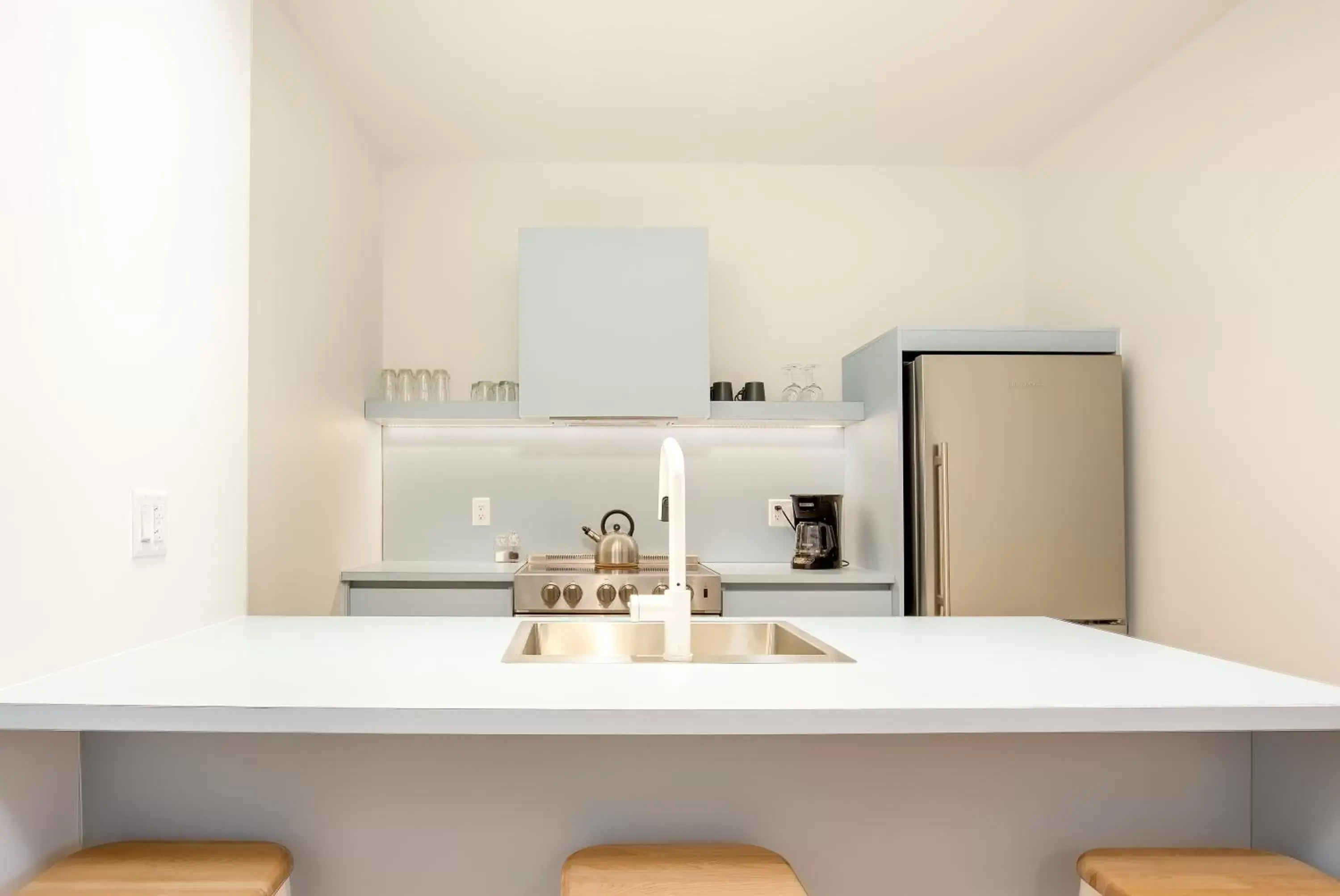 Kitchen or kitchenette, Bathroom in Les Lofts St-François - Par Les Lofts Vieux-Quebec