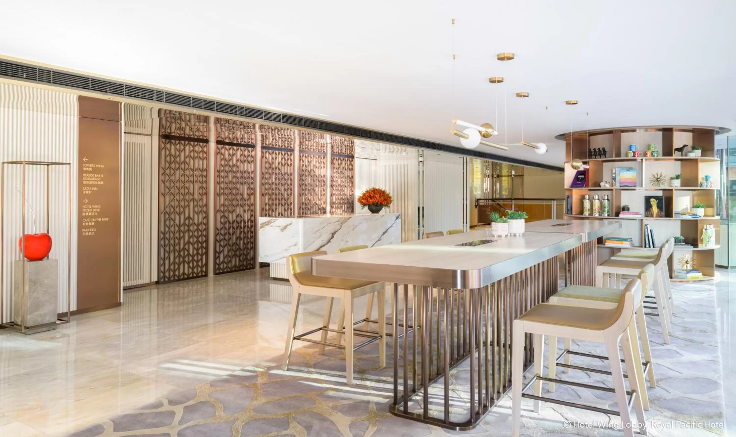 Lobby or reception in The Royal Pacific Hotel & Towers