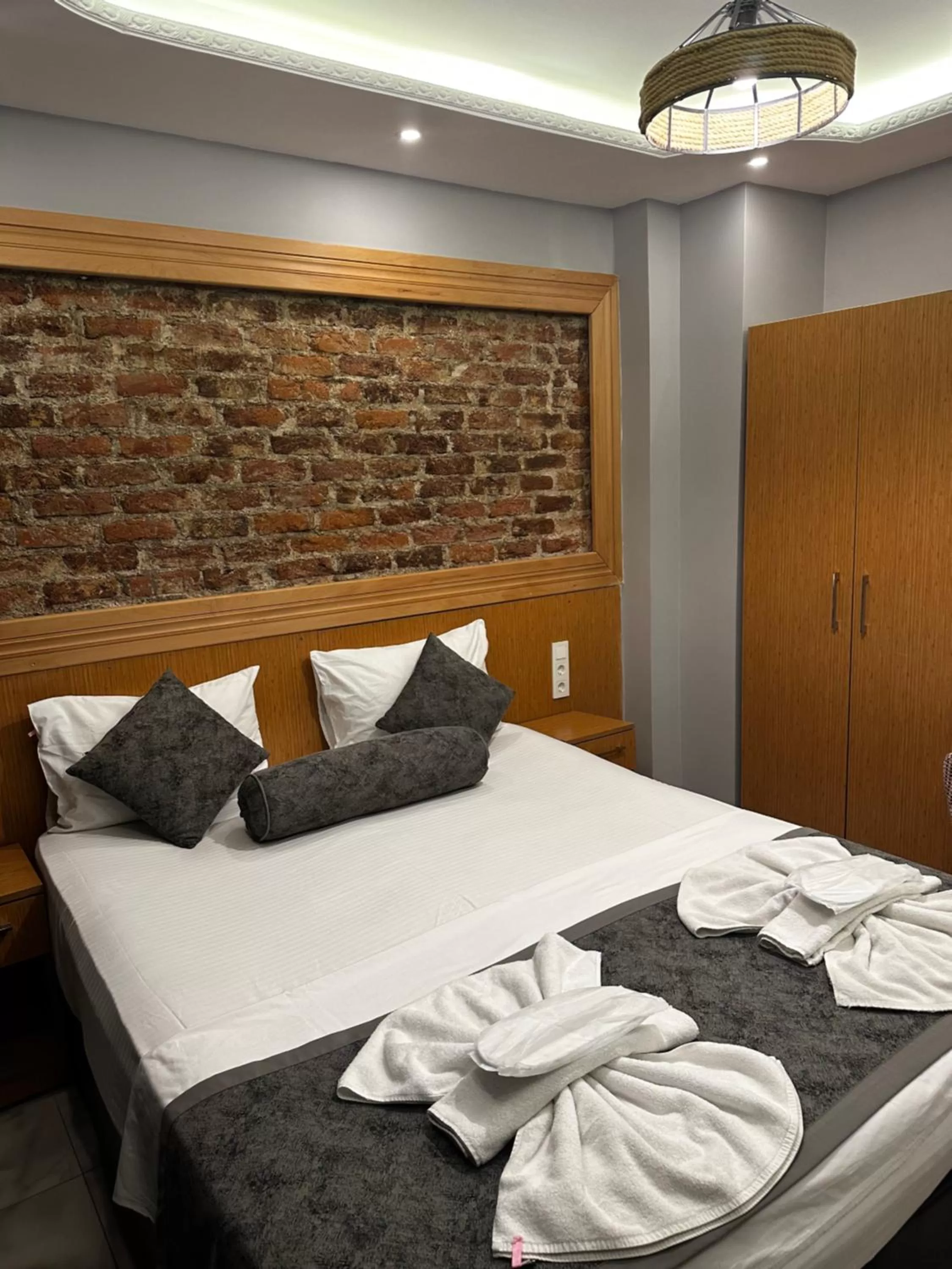 Bedroom, Bed in Arat Apartments