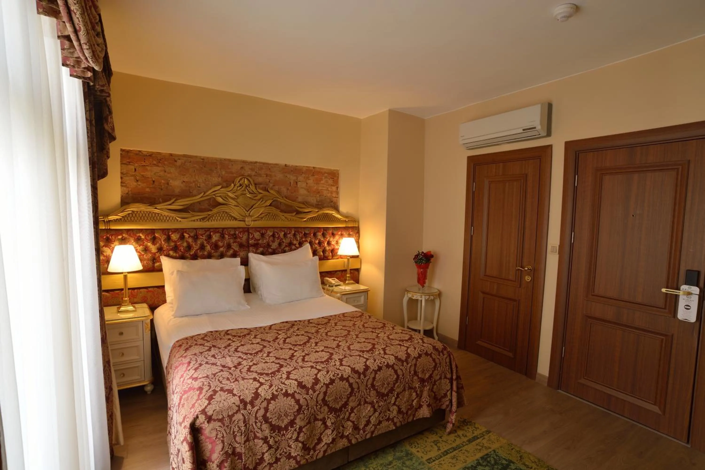 Bed in By Murat Royal Hotel Galata