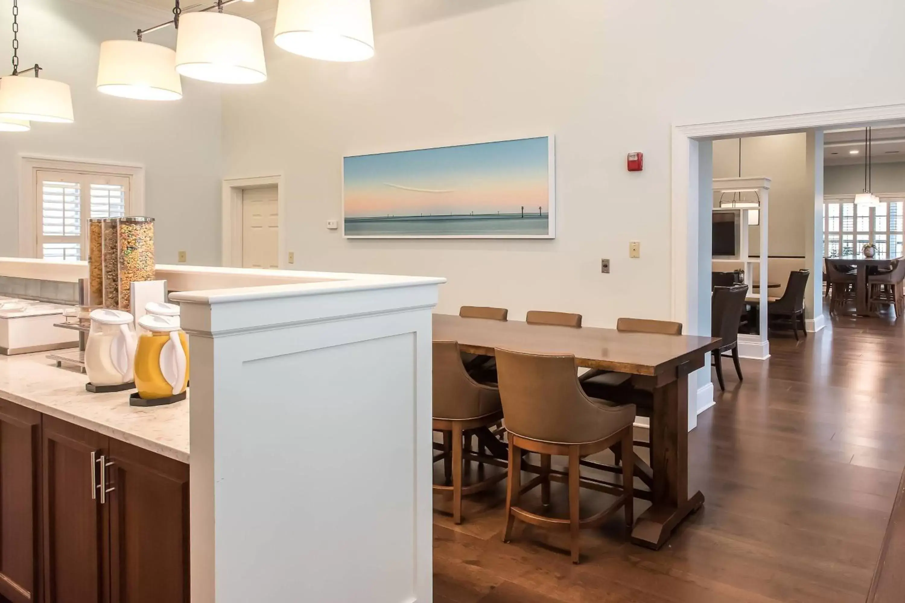 Breakfast, Kitchen/Kitchenette in Residence Inn By Marriott Charleston Mt. Pleasant