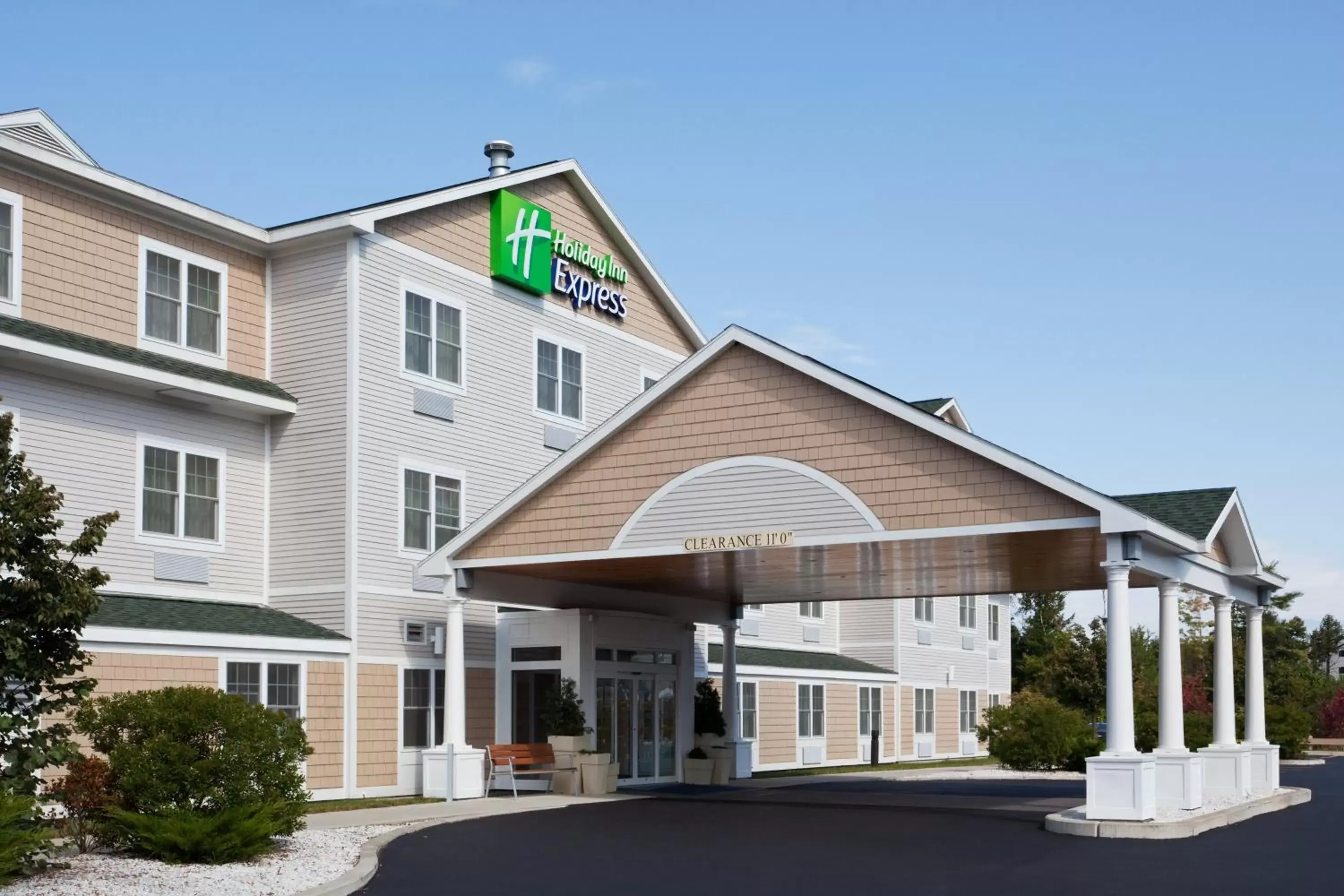 Property building in Holiday Inn Express Hotel & Suites Freeport, an IHG Hotel