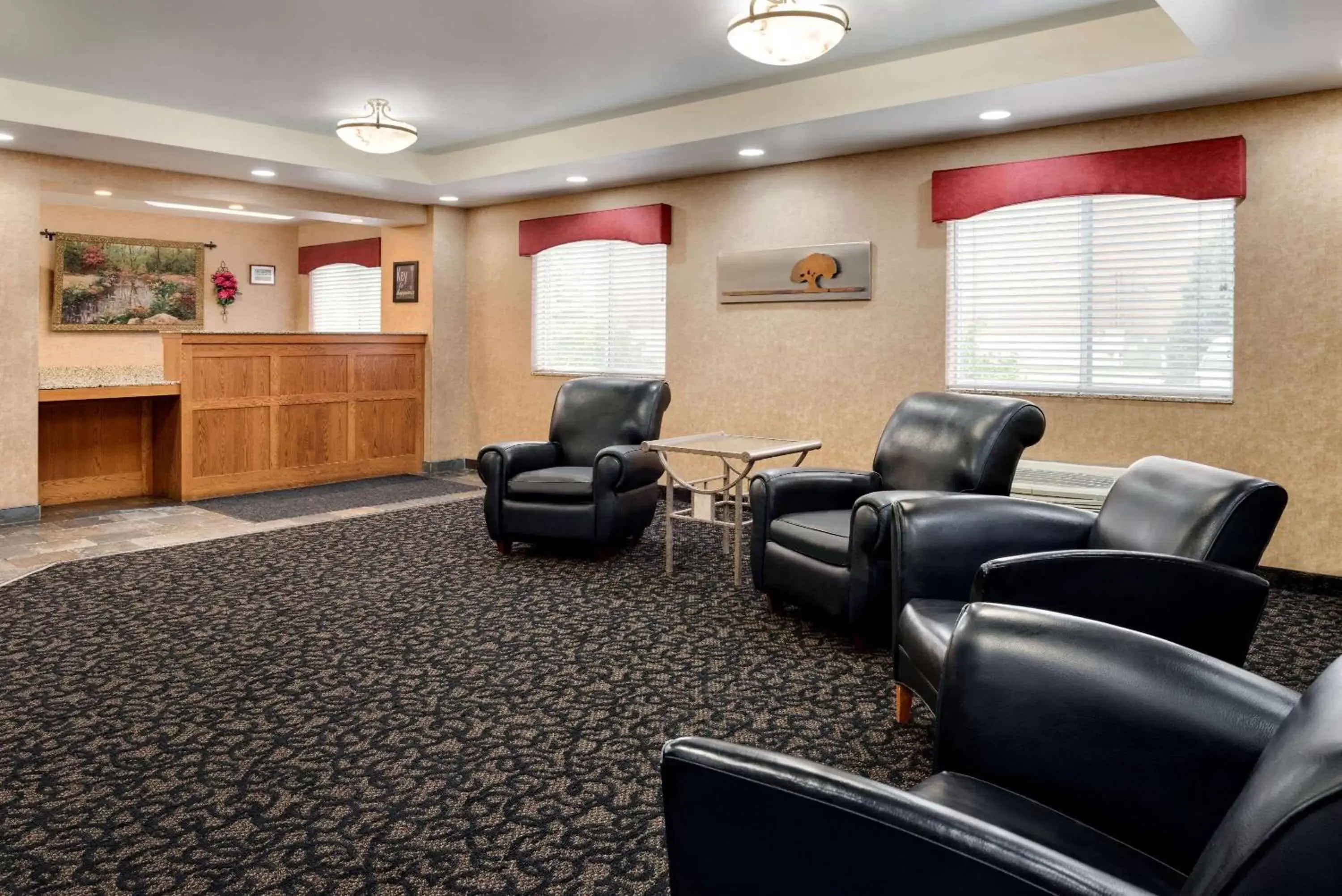Lobby or reception in Travelodge by Wyndham Clinton Valley West Court