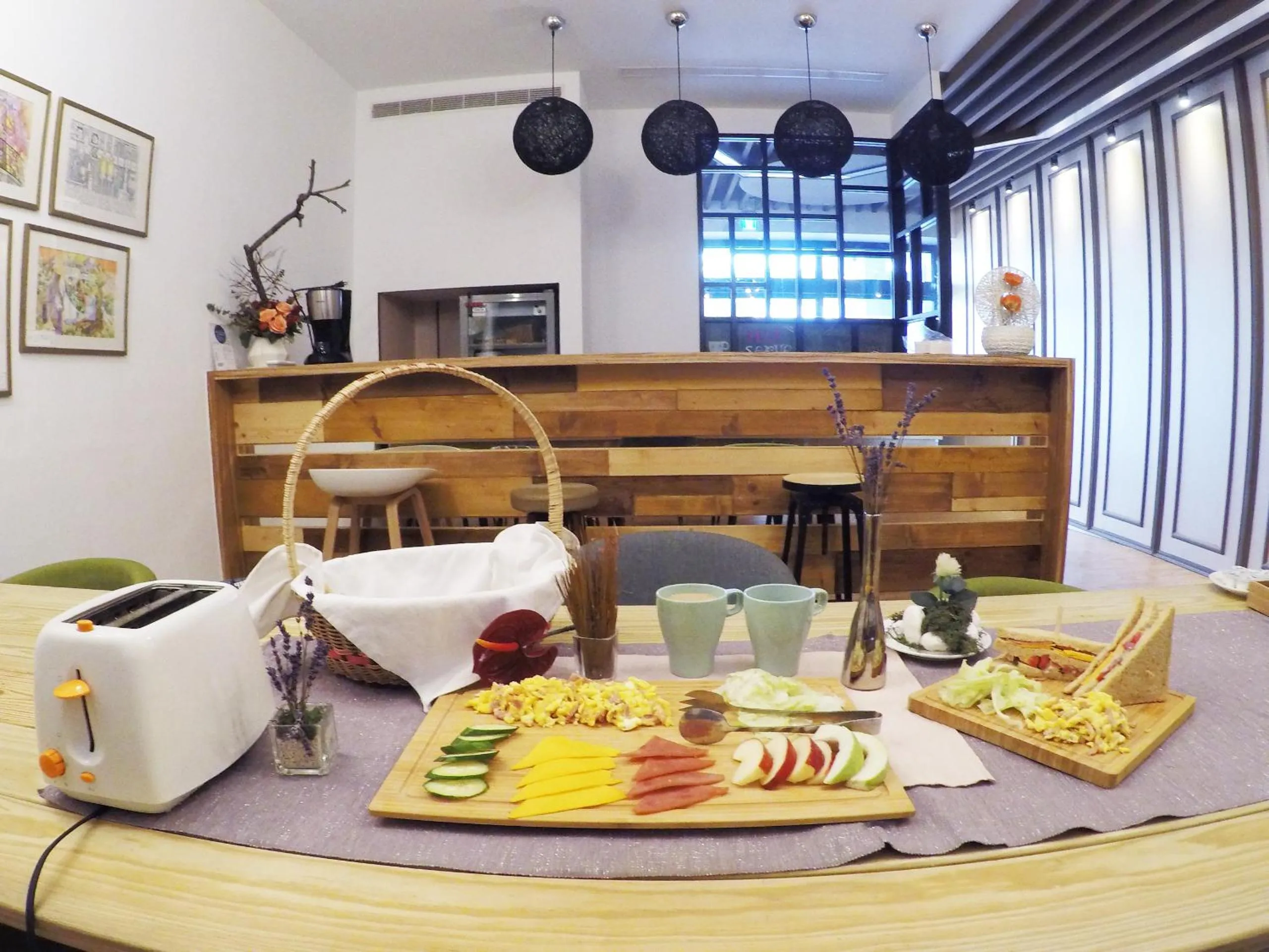 Restaurant/places to eat in Master Chitow Hostel