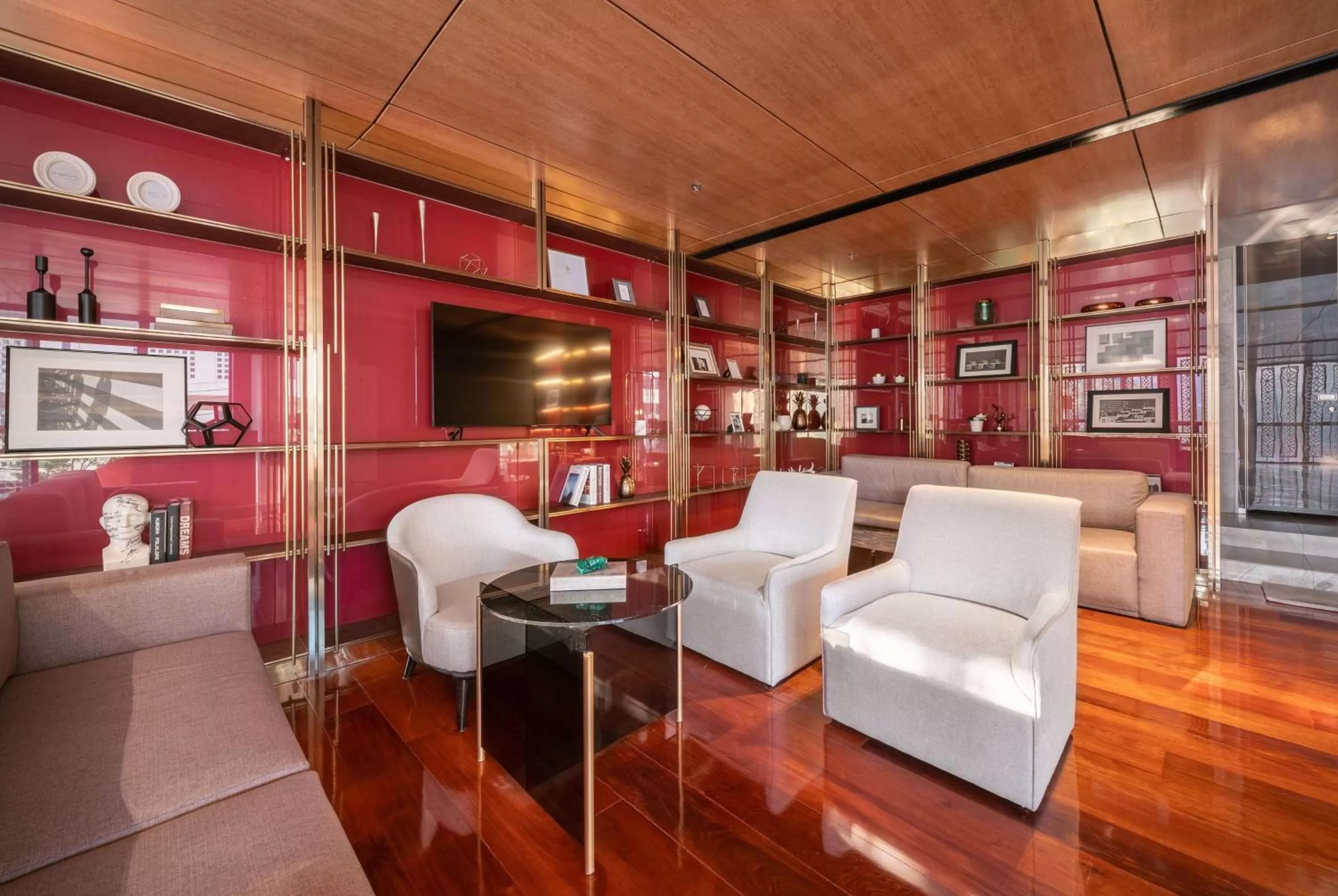 Lounge or bar in Ramada By Wyndham Bangkok Sukhumvit 87