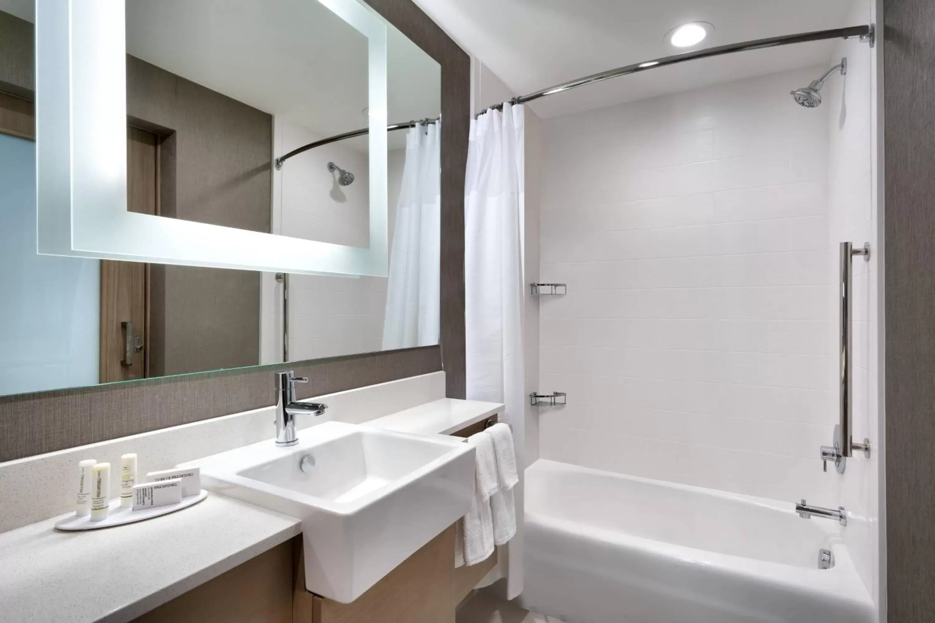 Bathroom in SpringHill Suites By Marriott Salt Lake City West Valley