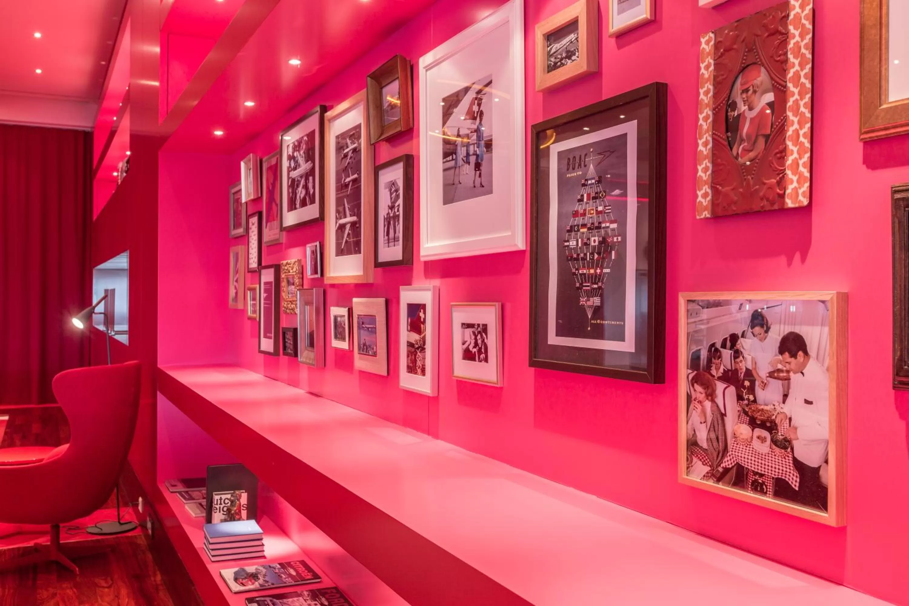 Lounge or bar in Airport Hotel Basel - Convenient & Friendly