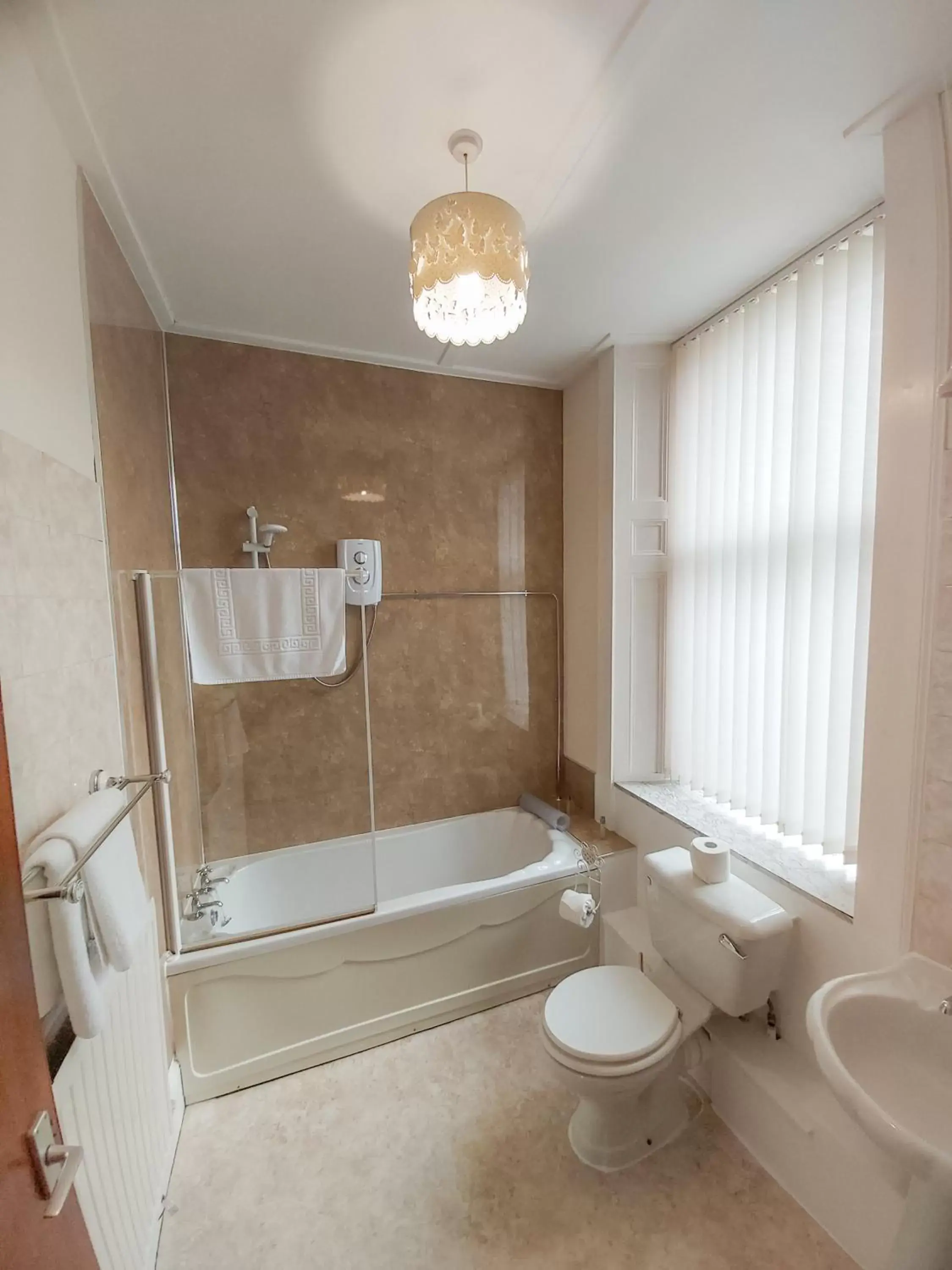 Bath, Bathroom in The Hawick Hotel