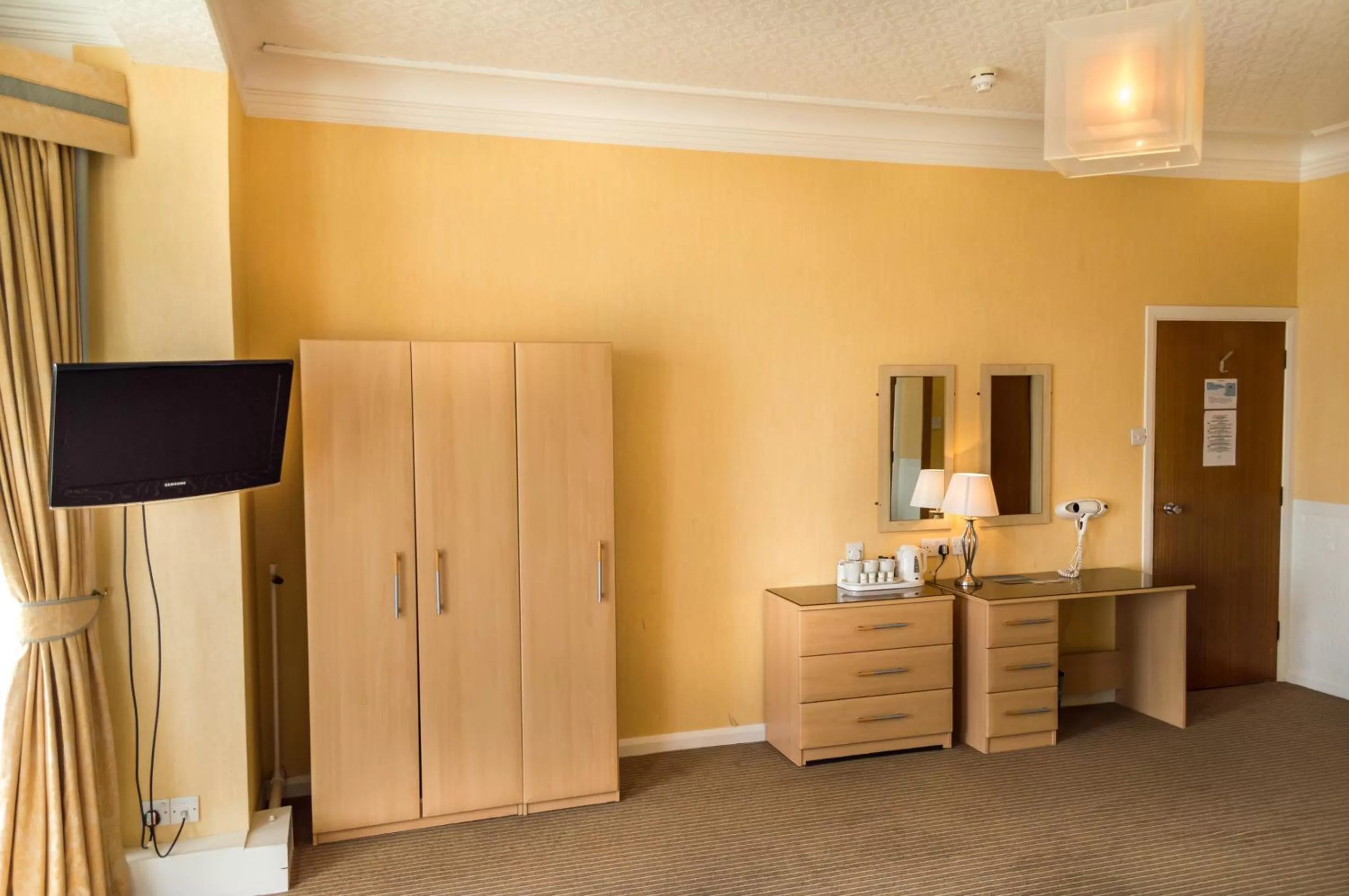 Bedroom in Suncliff Hotel - OCEANA COLLECTION