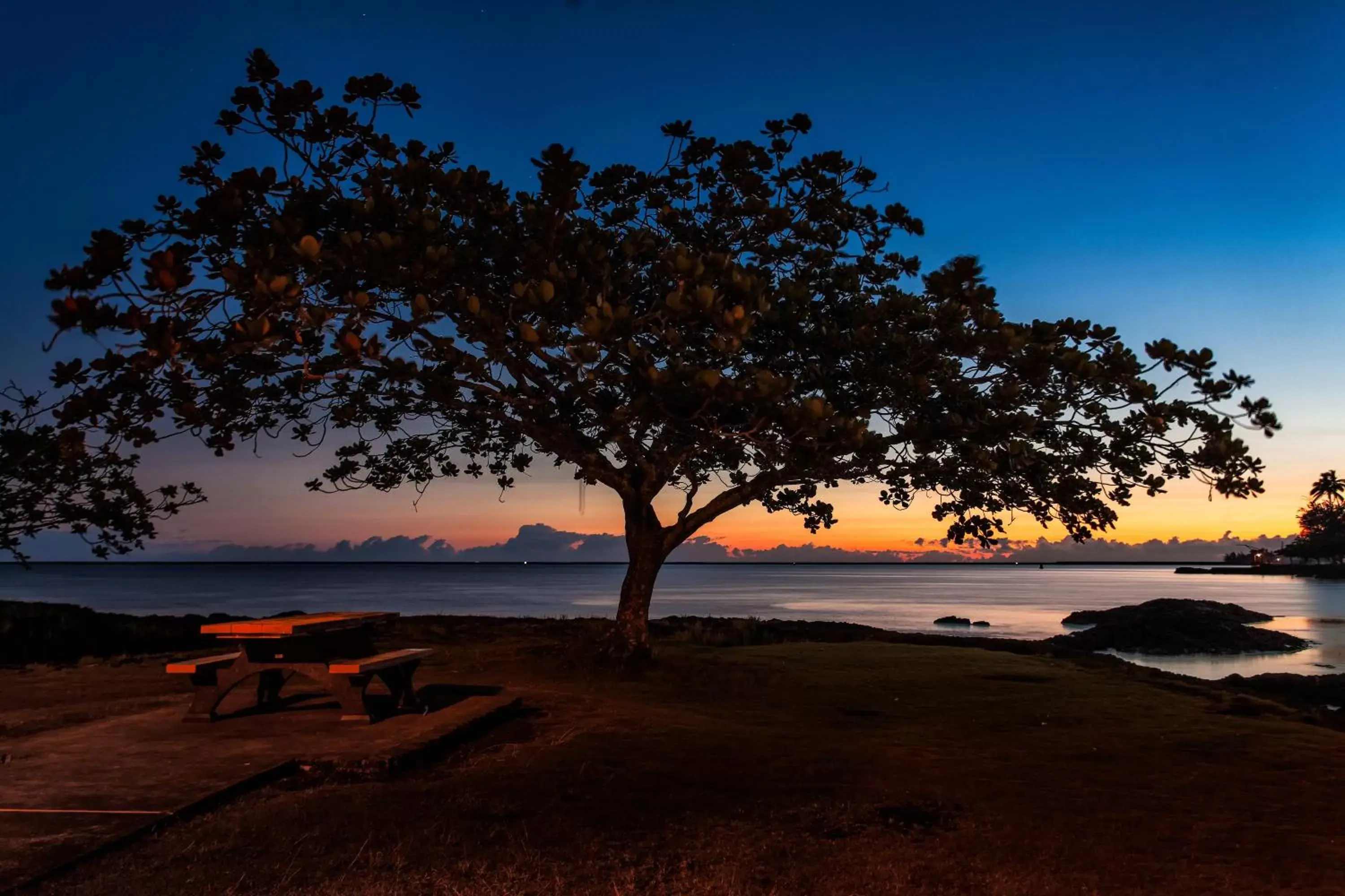 Area and facilities, Beach in Castle Hilo Hawaiian Hotel