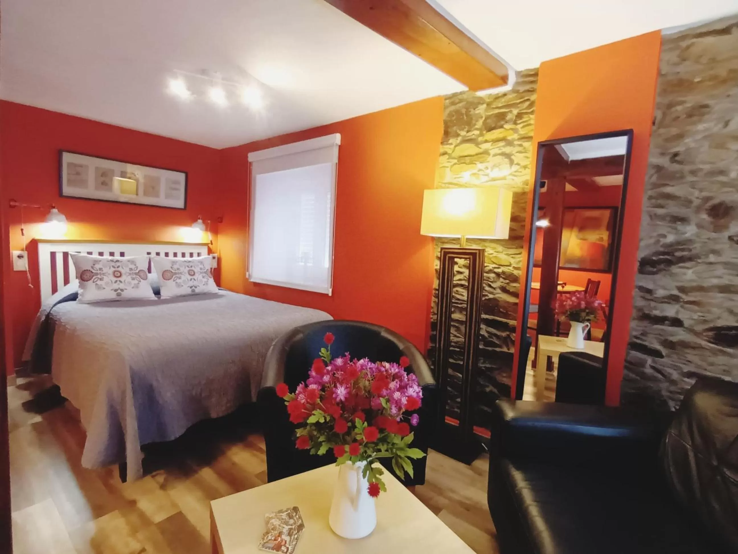 Photo of the whole room, Bed in Apartamentos La Casa del Pintor