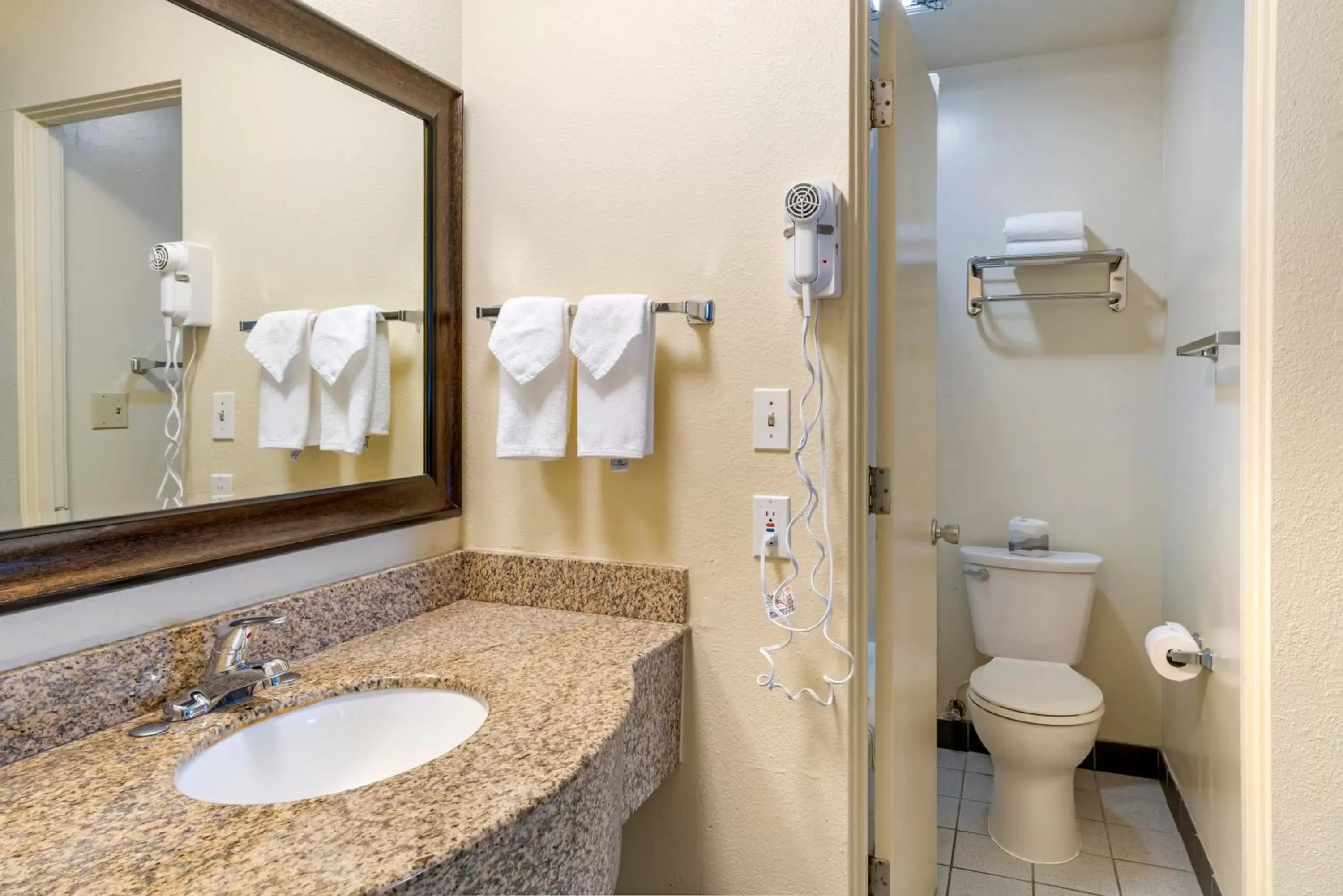 Bathroom in University Inn and Suites Eugene