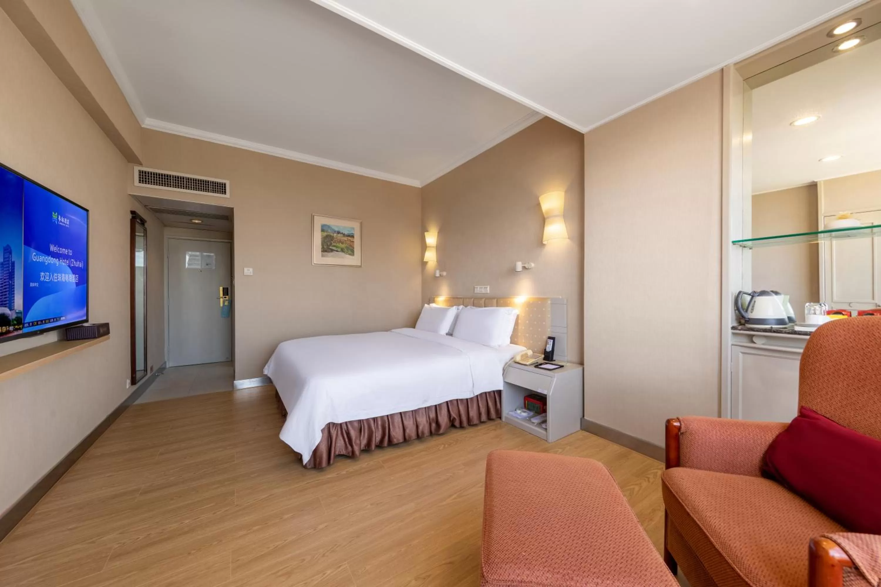 Bed in Guangdong Hotel (Zhuhai)