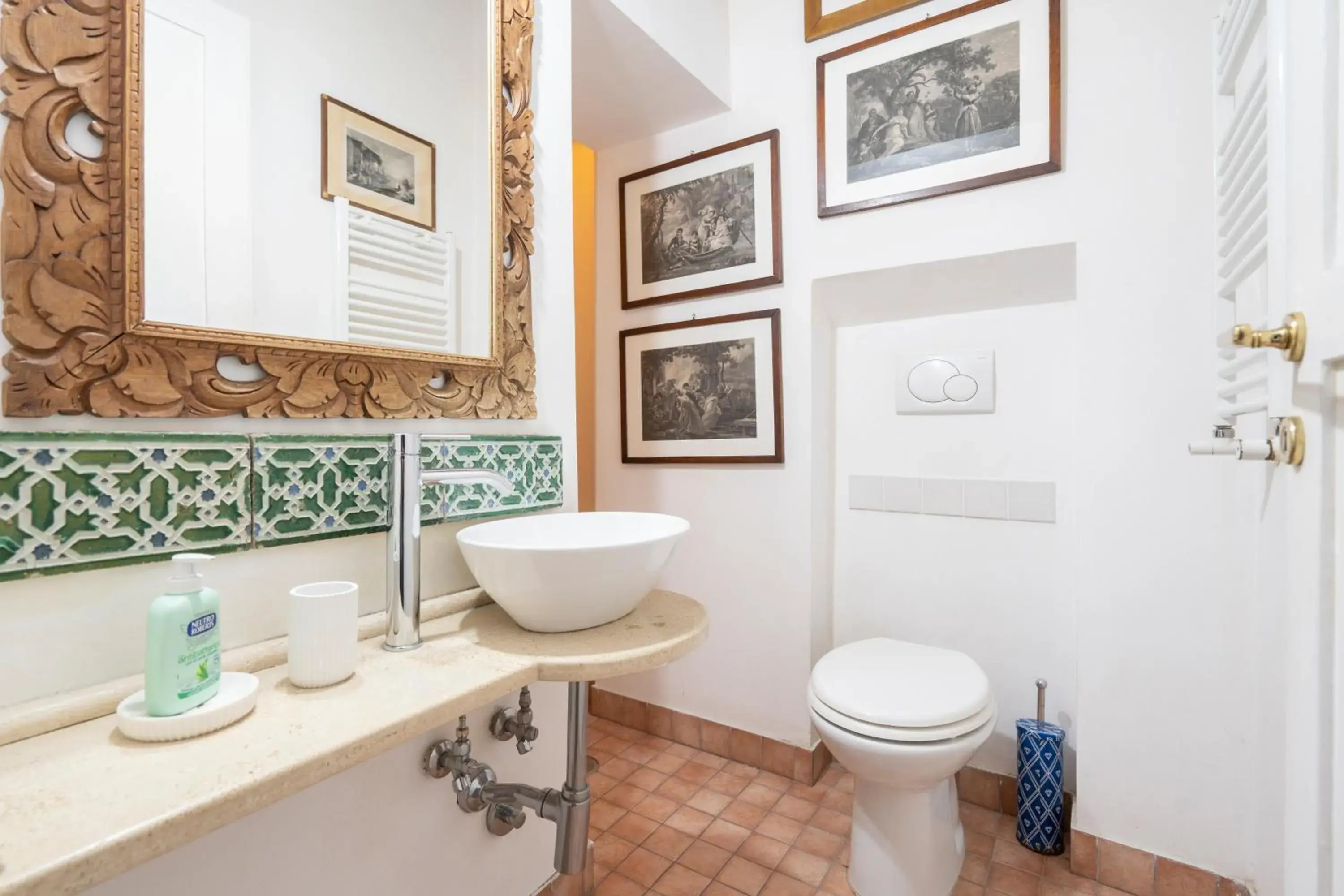 Bathroom in Campo de' Fiori 34