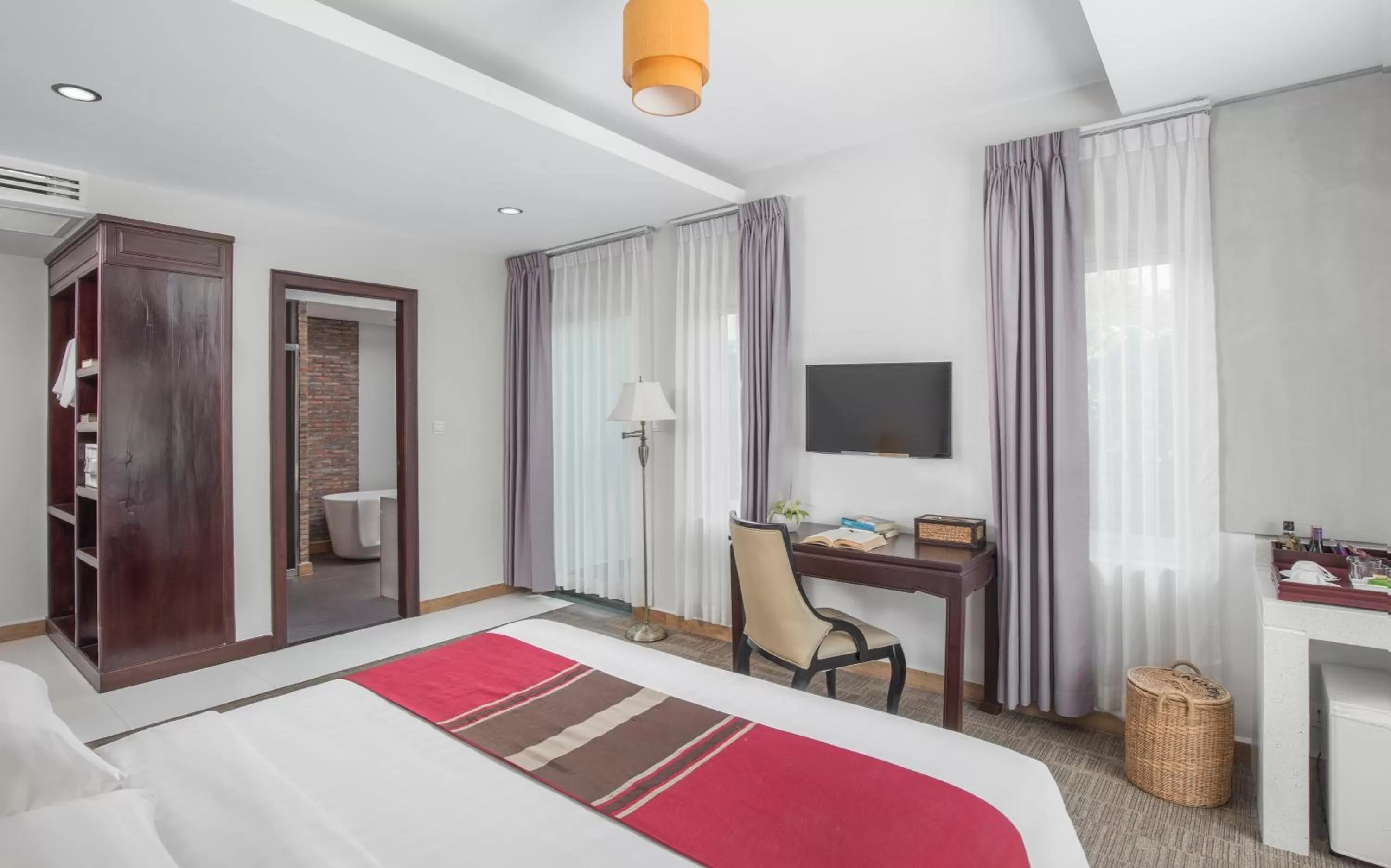 Photo of the whole room, Bed in Sovanna Hotel