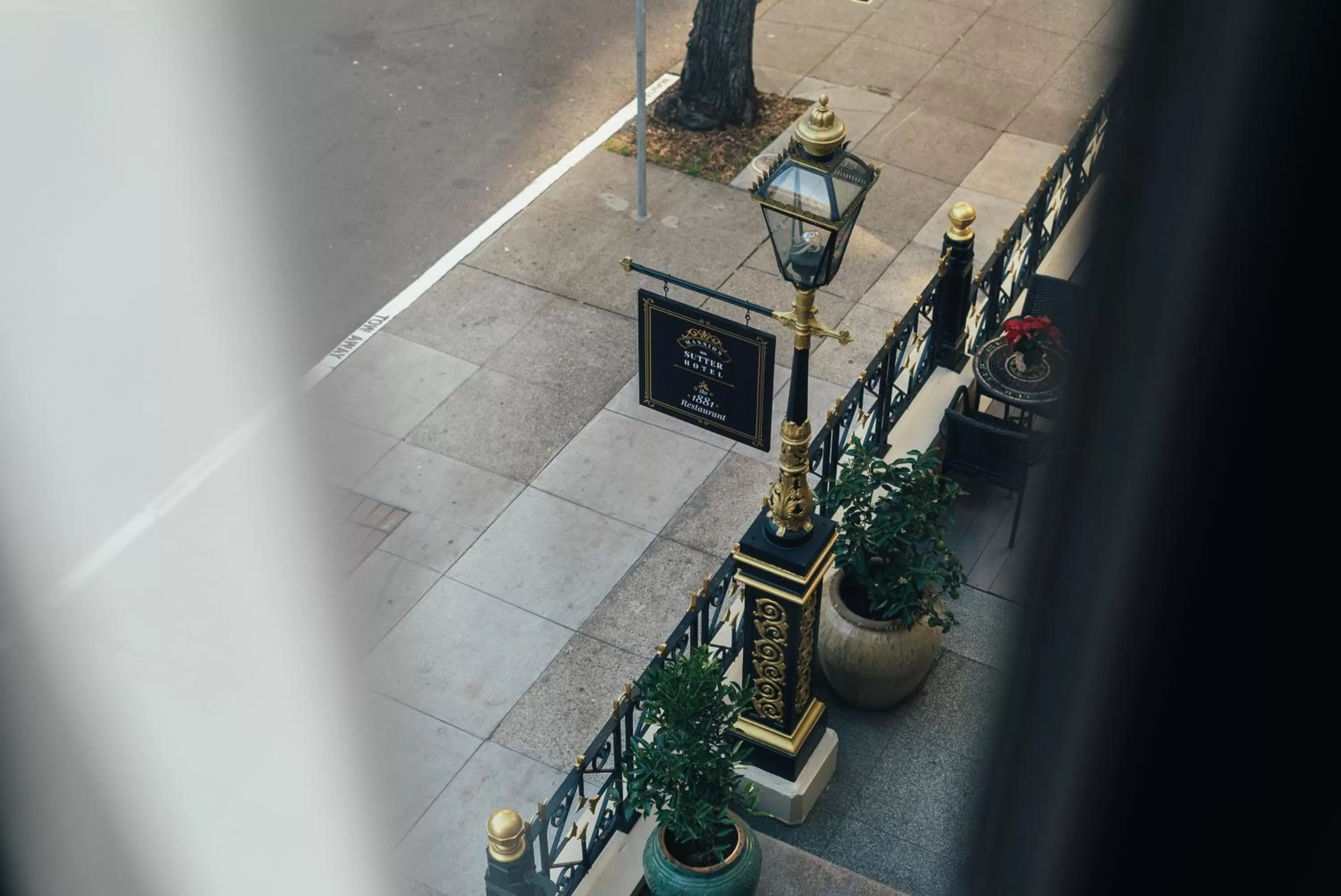 Property building in Neighbourgood Sutter Mansion