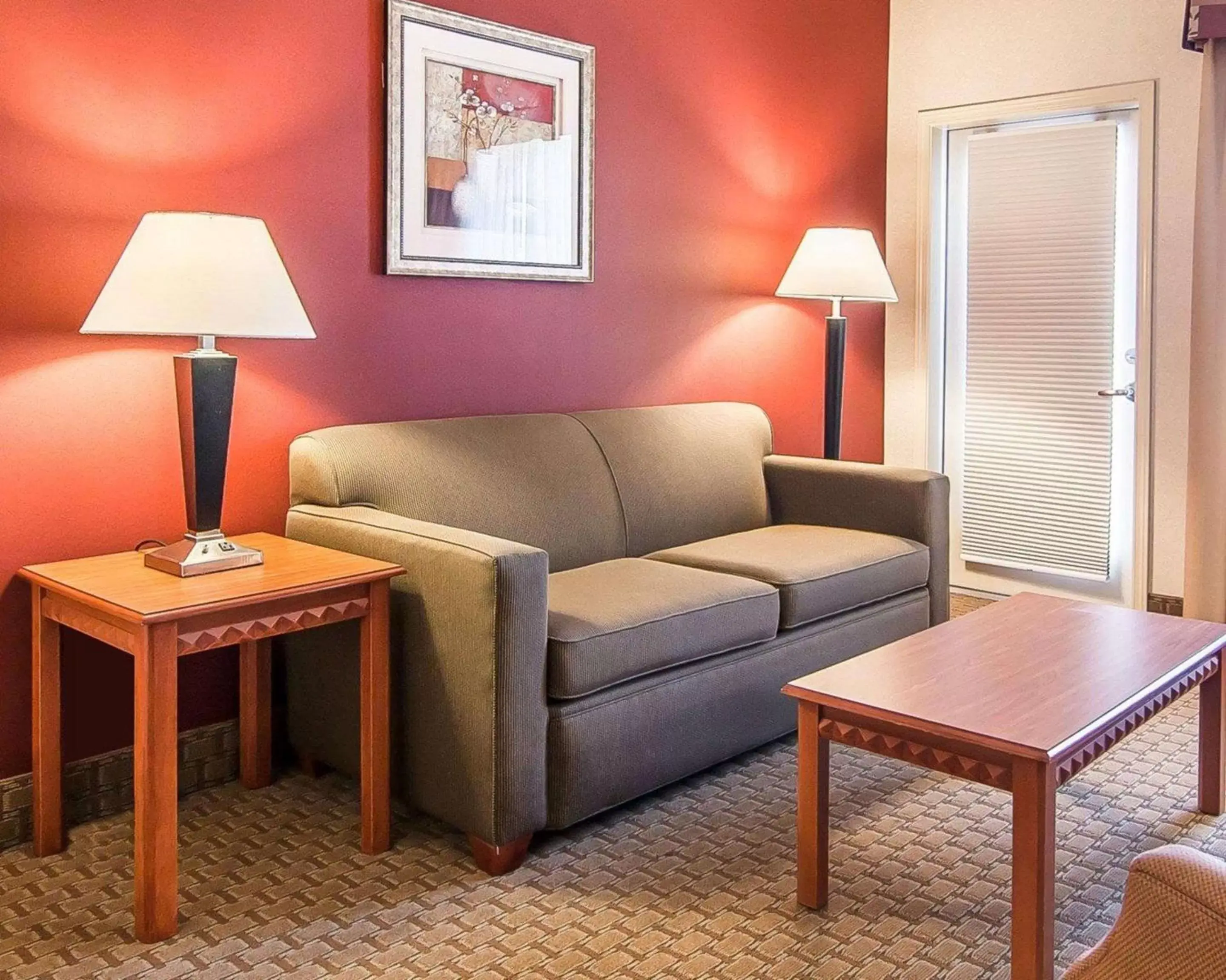 Photo of the whole room, Seating Area in Comfort Suites Redmond Airport