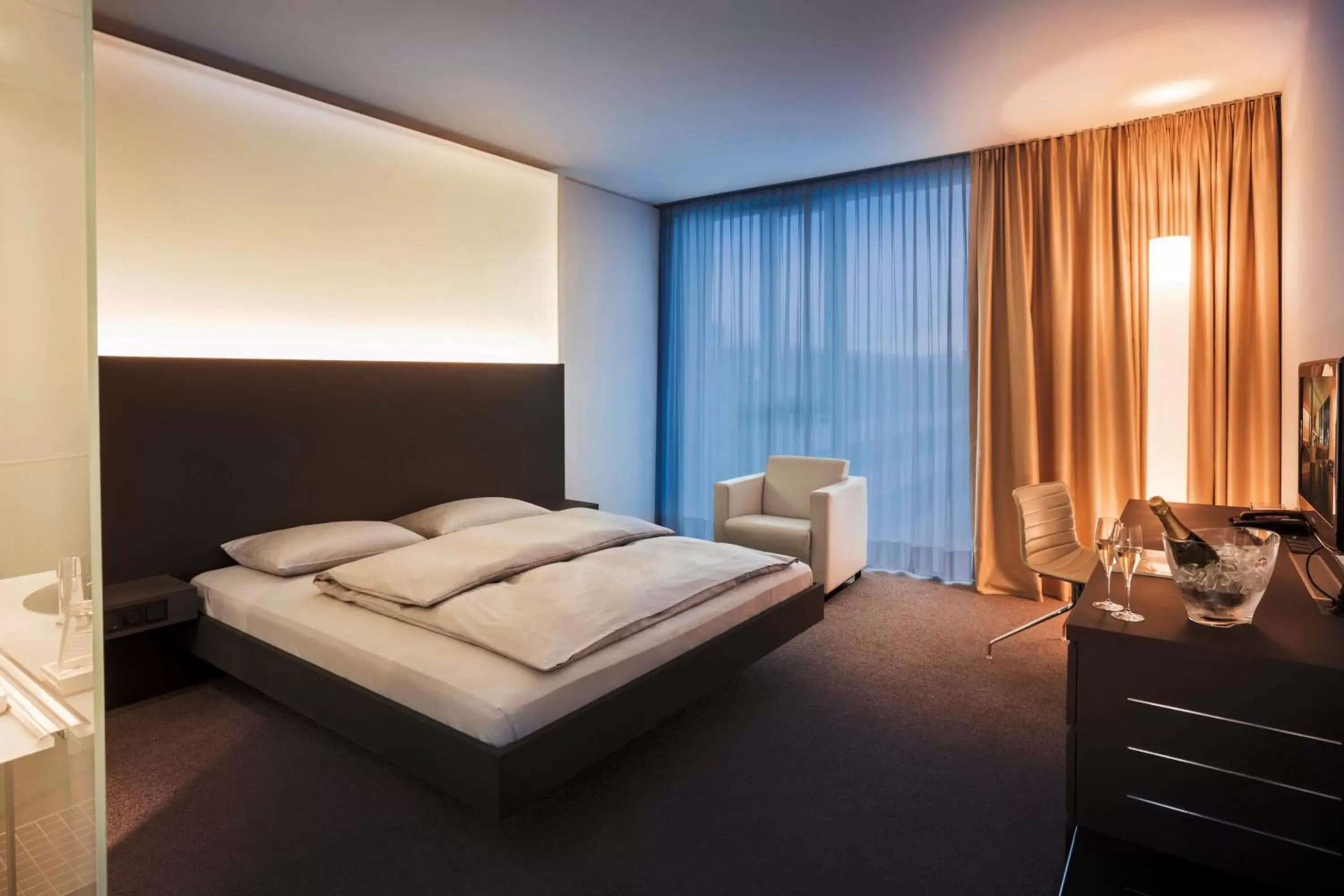 Bedroom, Bed in INNSiDE by Meliá Düsseldorf Derendorf