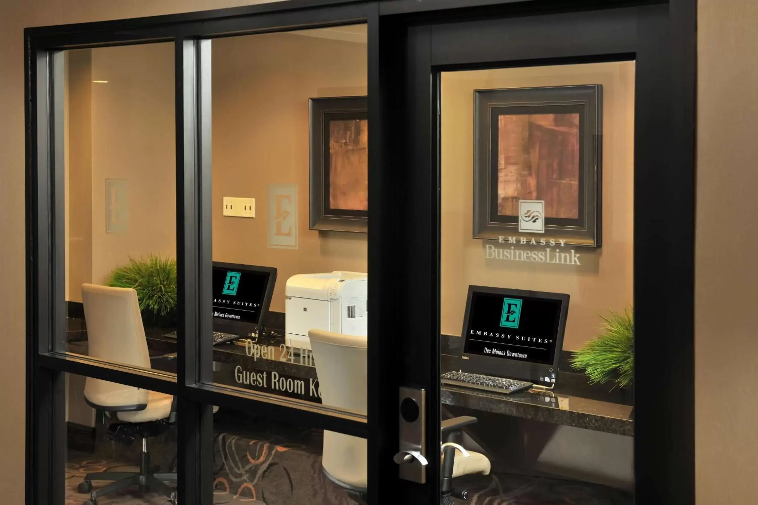 Business facilities in Embassy Suites Des Moines Downtown