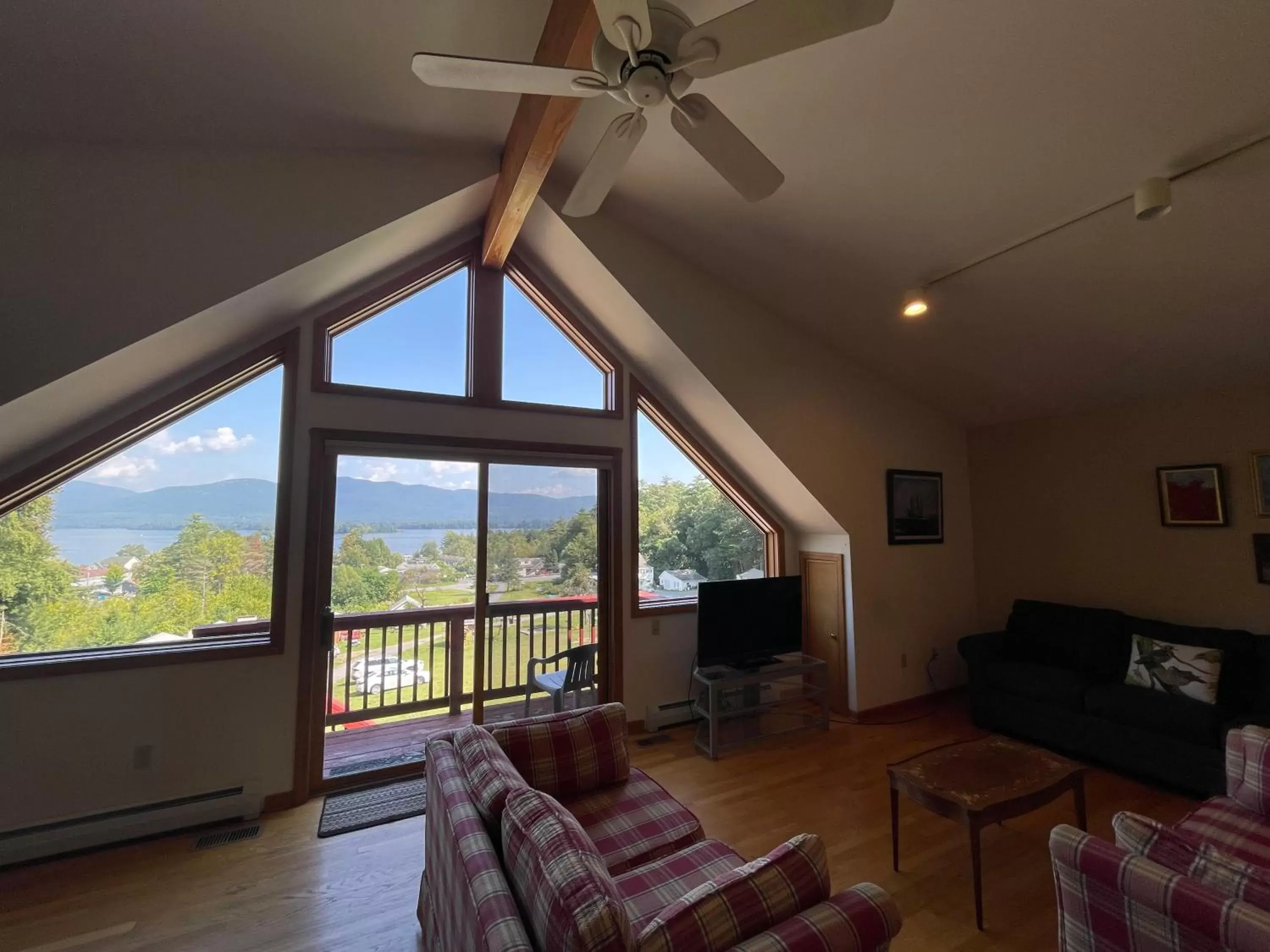 Seating Area in Hill View Motel and Cottages