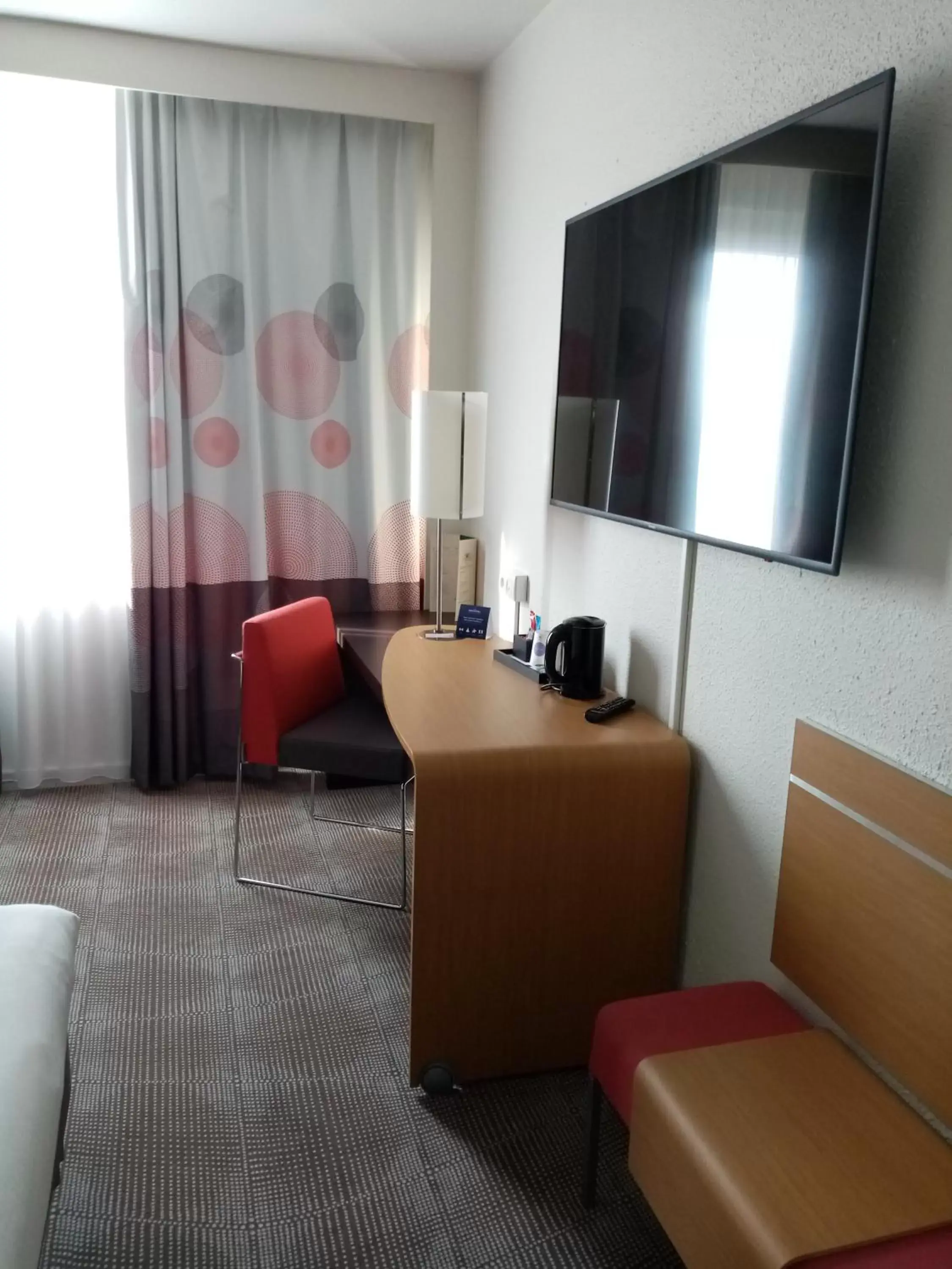 Bedroom, Seating Area in Novotel Mulhouse Bâle Fribourg