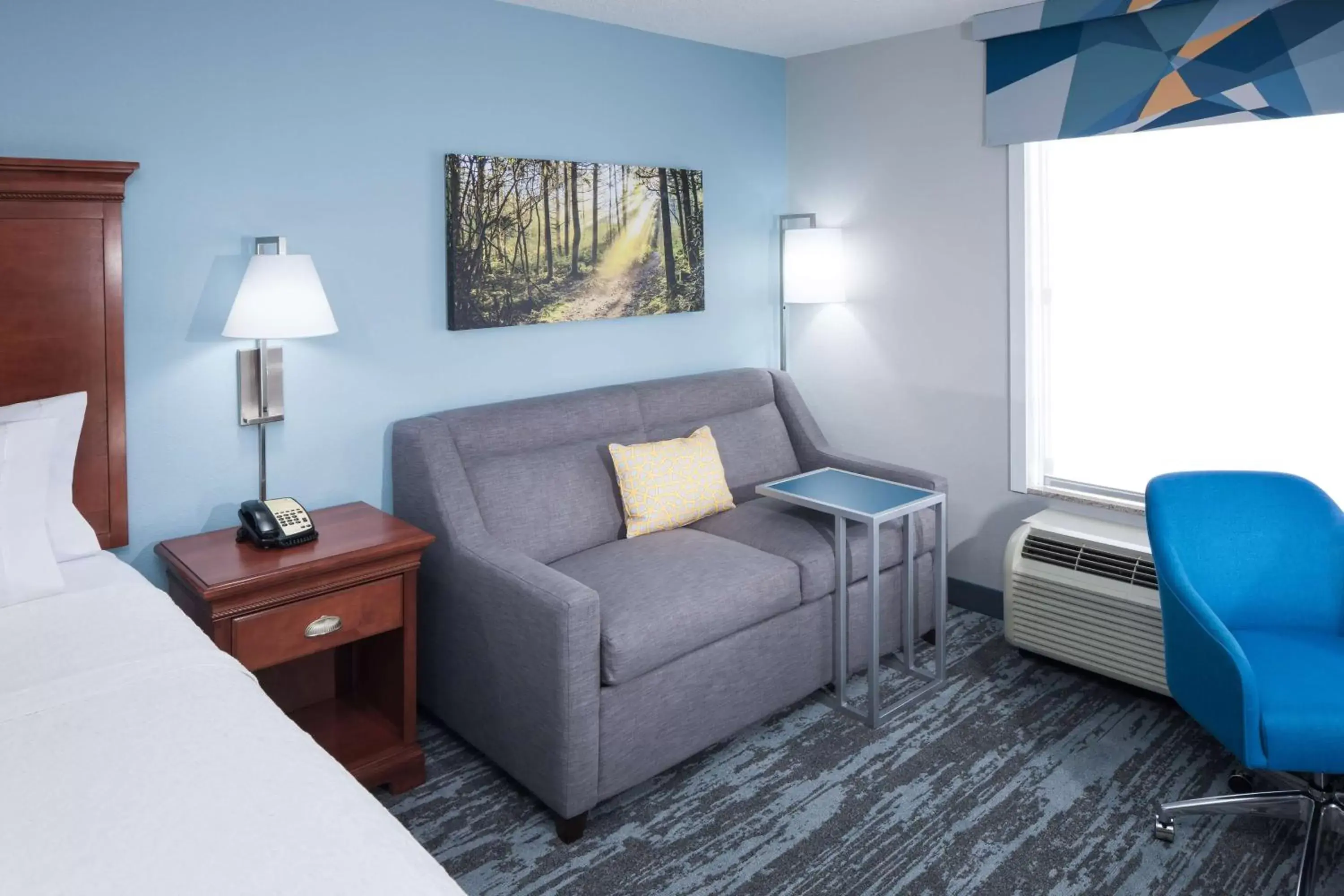 Living room, Seating Area in Hampton Inn & Suites Jackson