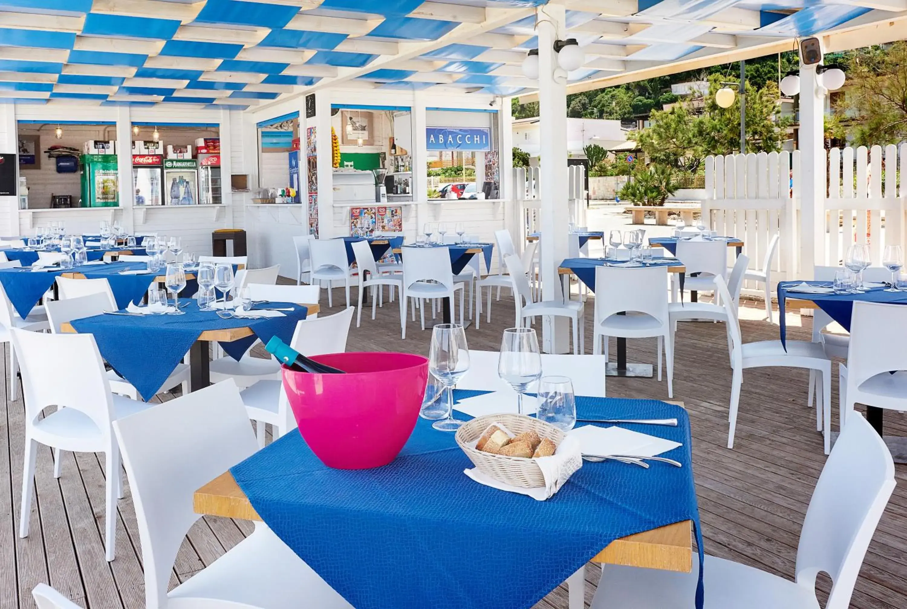 Restaurant/Places to Eat in Hotel La Battigia