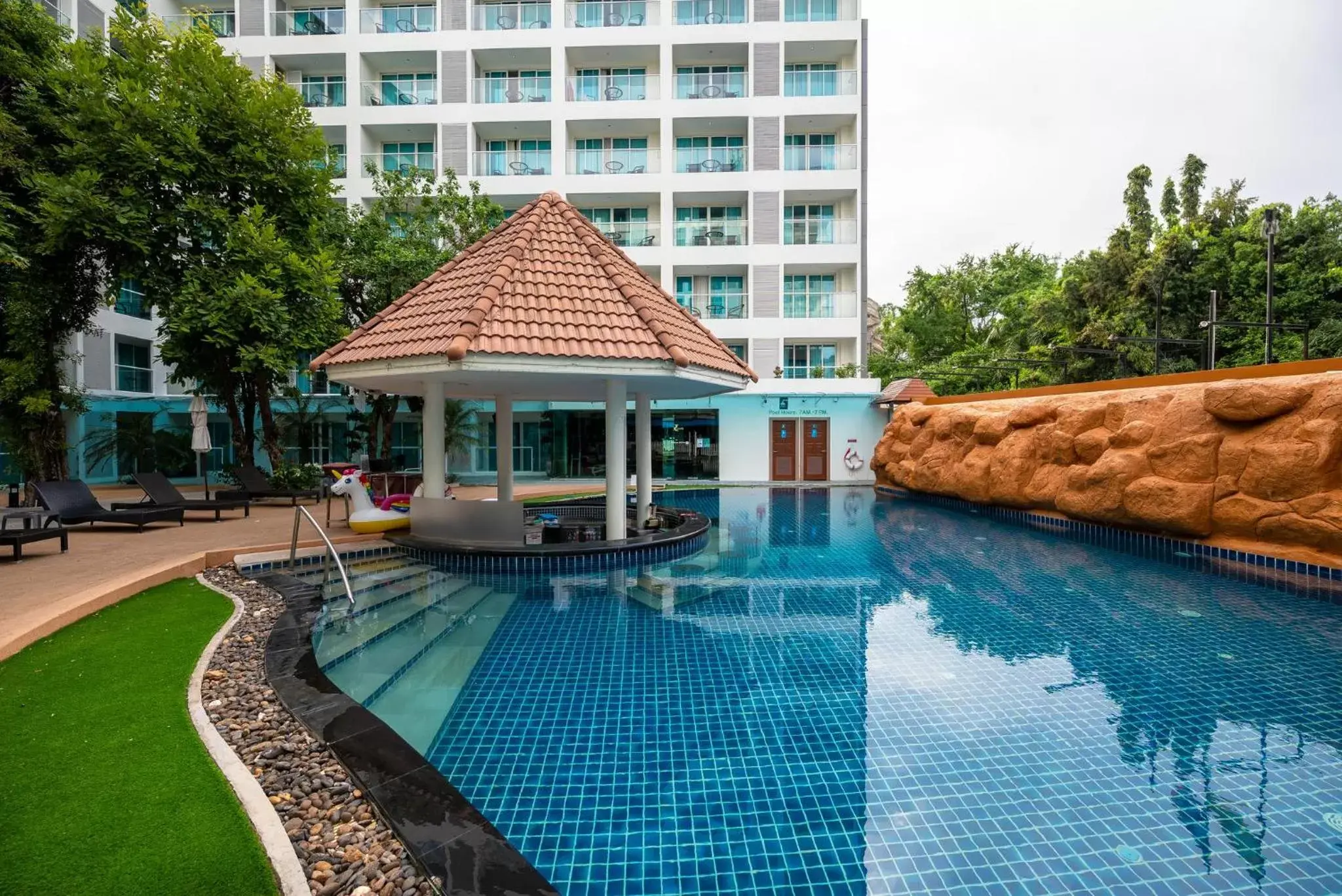 Swimming Pool in Centara Pattaya Hotel