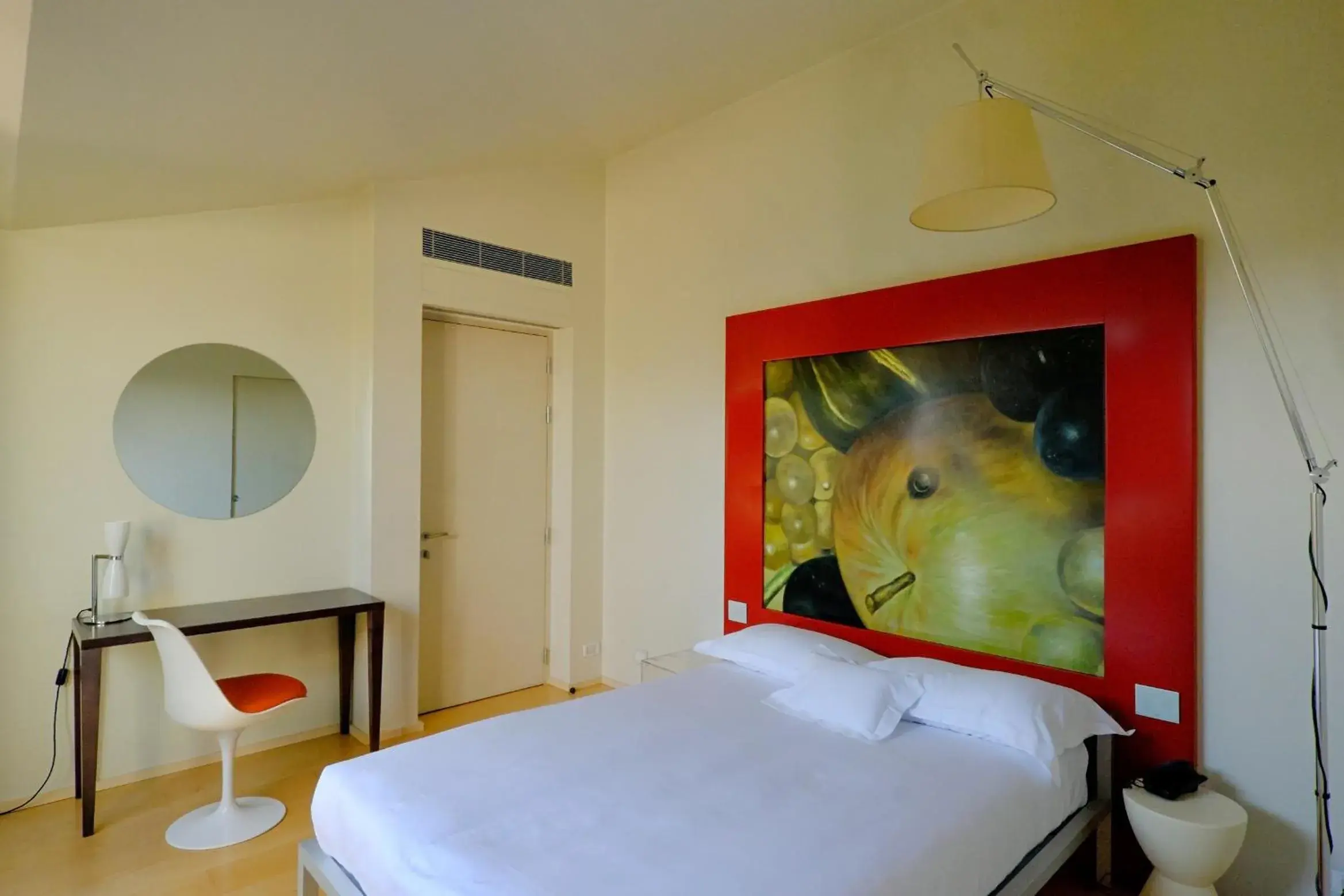 Bedroom, Bed in Petronilla - Hotel In Bergamo