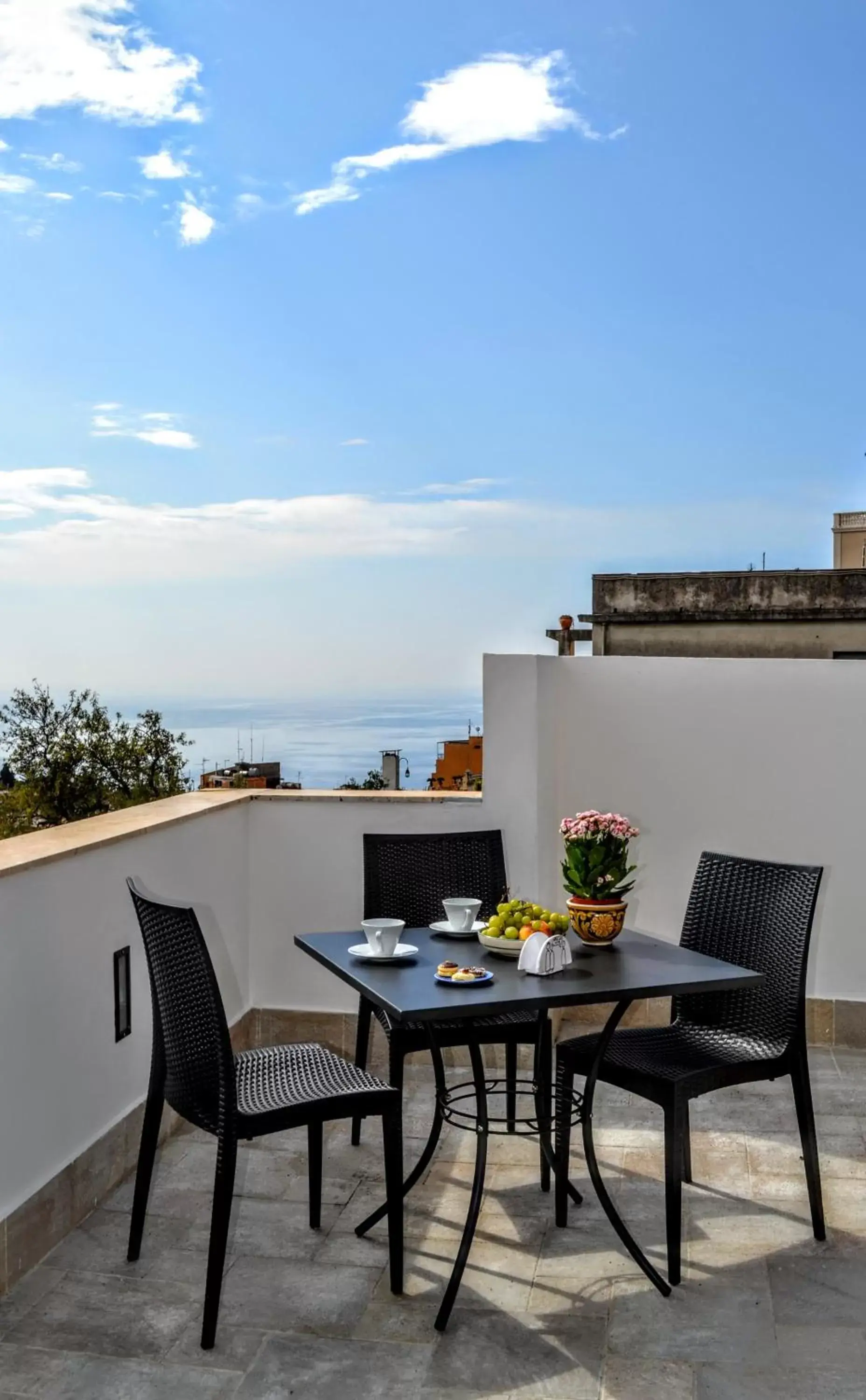 Day, Patio/Outdoor Area in Tauromenion Guest House