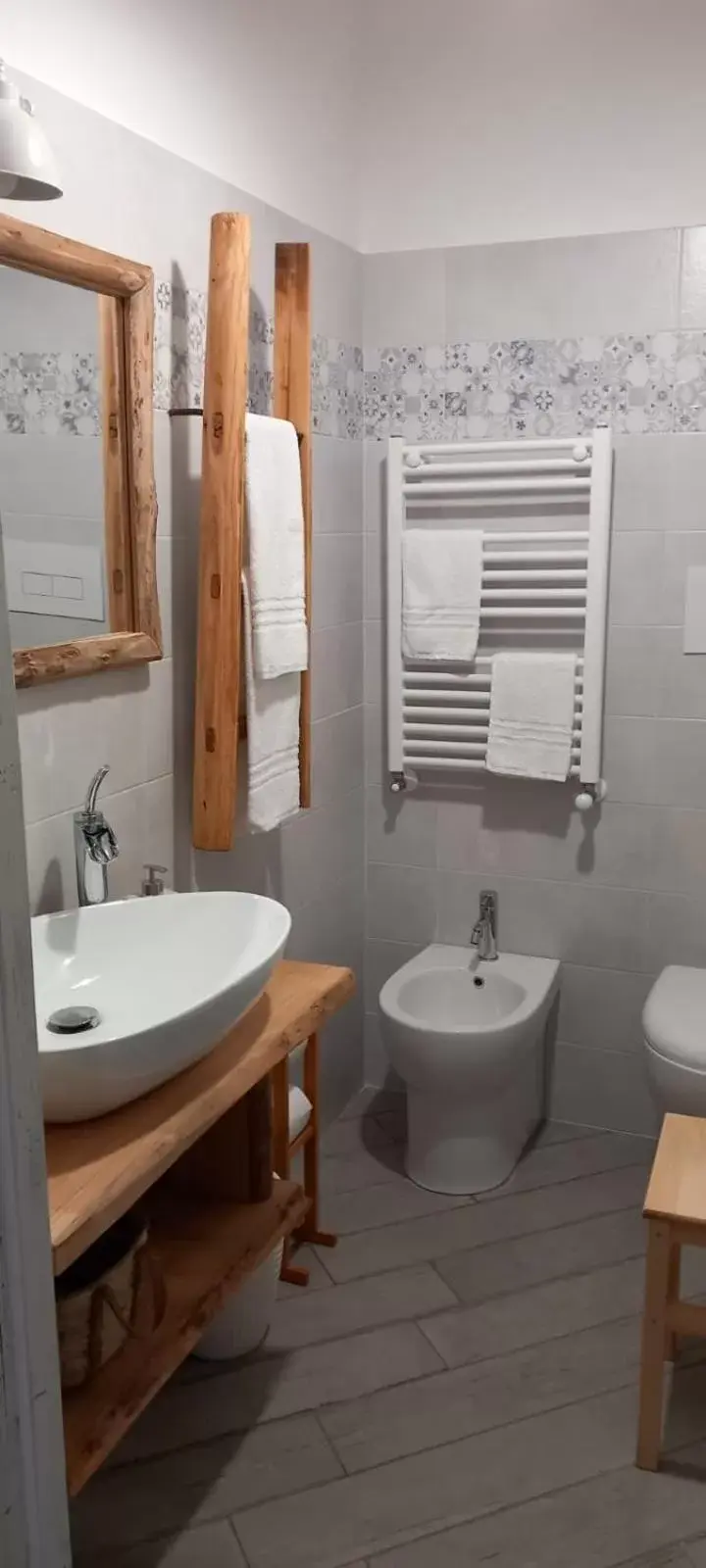 Shower, Bathroom in Il Fiore Bianco