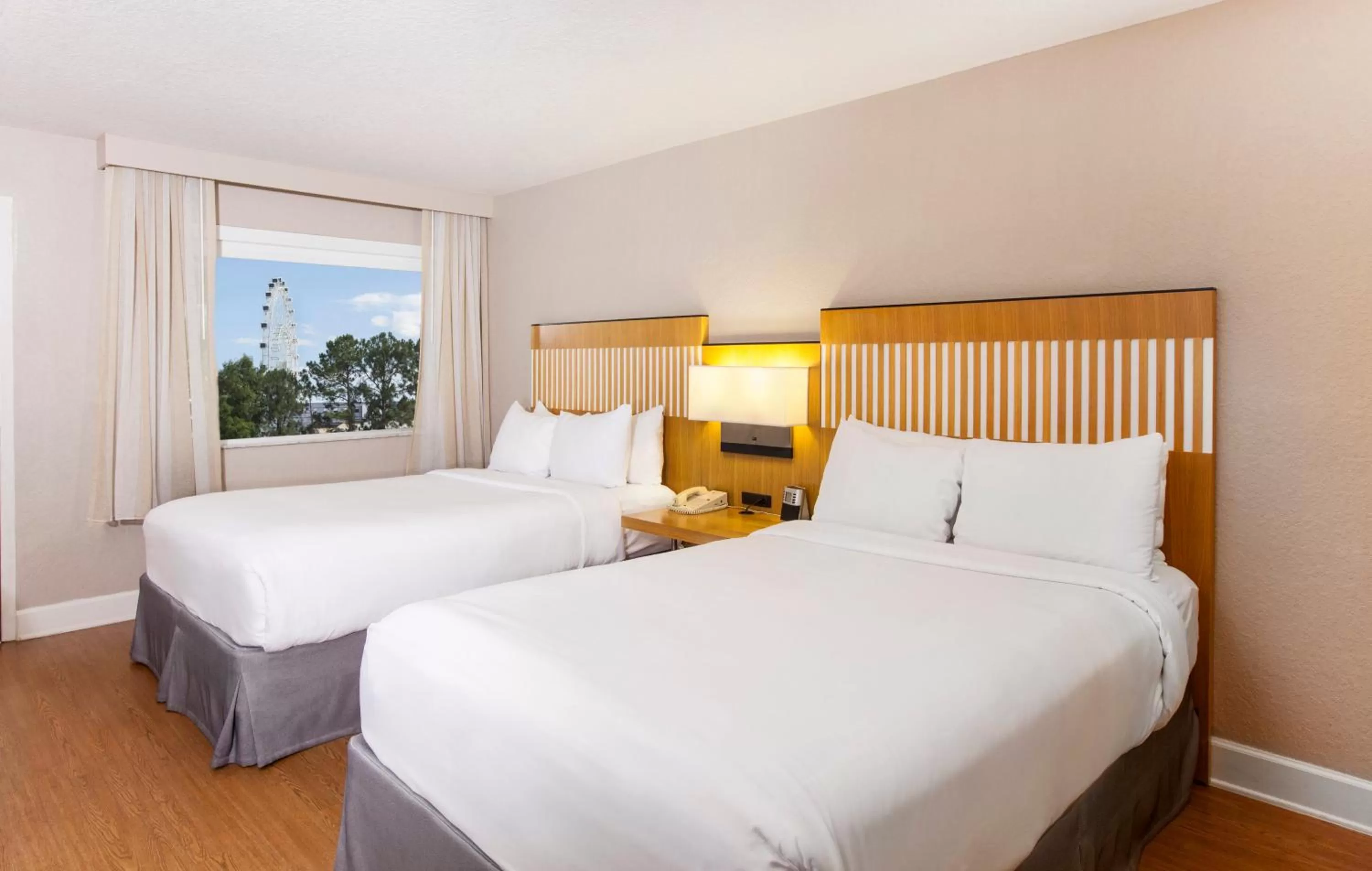 Bed in Wyndham Orlando Resort International Drive