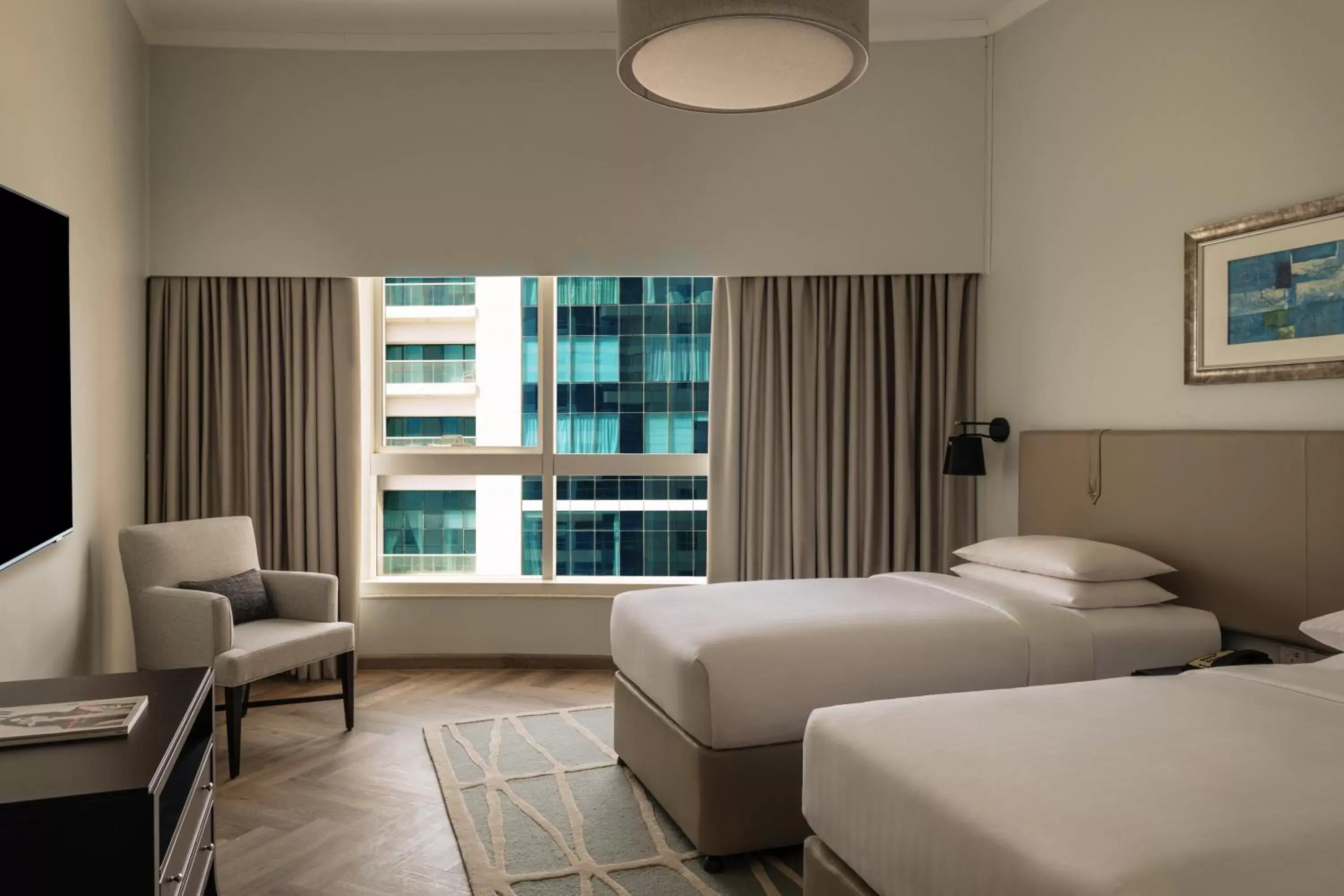 Bedroom, Seating Area in Dubai Marriott Harbour Hotel And Suites