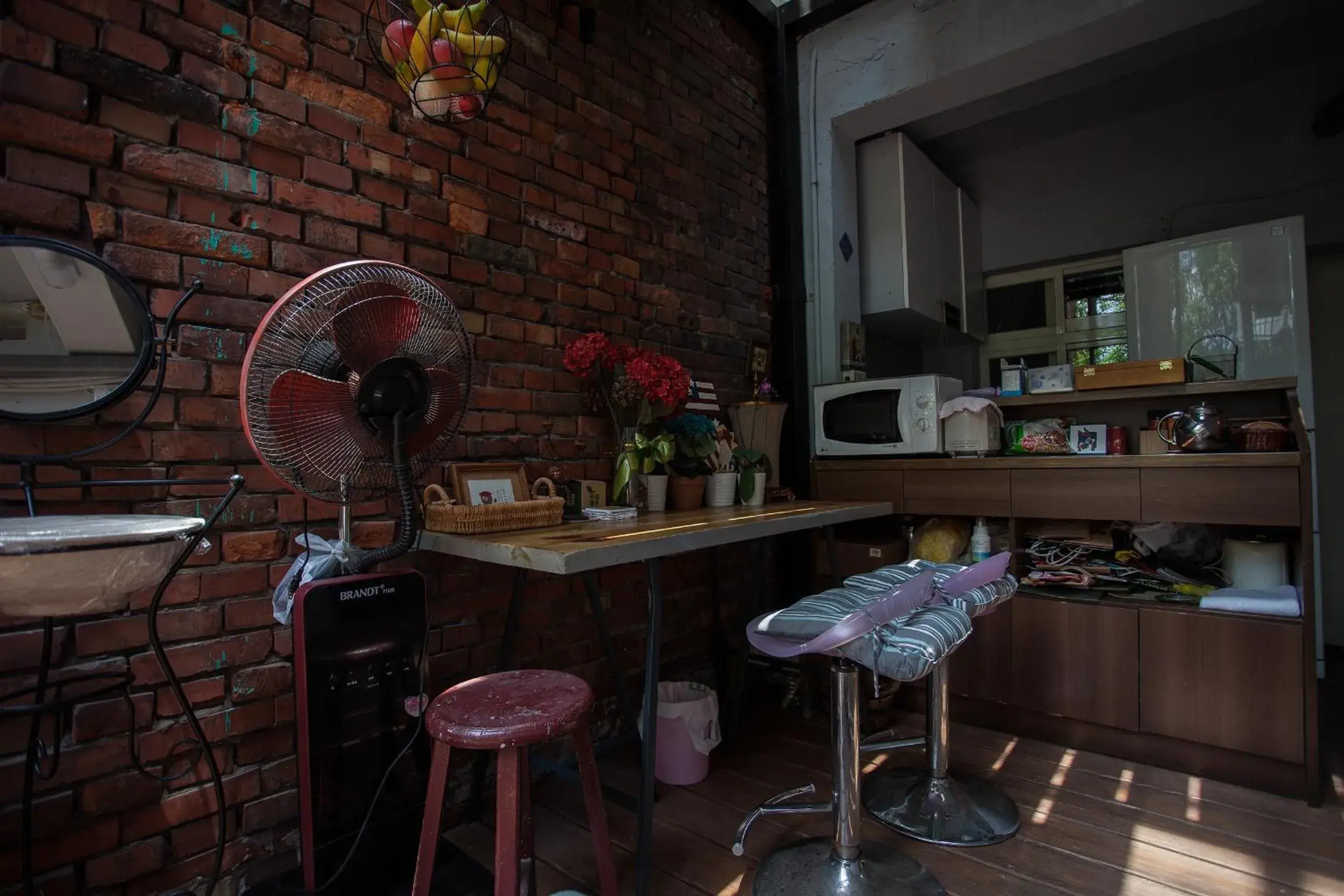 Restaurant/places to eat, Kitchen/Kitchenette in May Rooms Taipei House