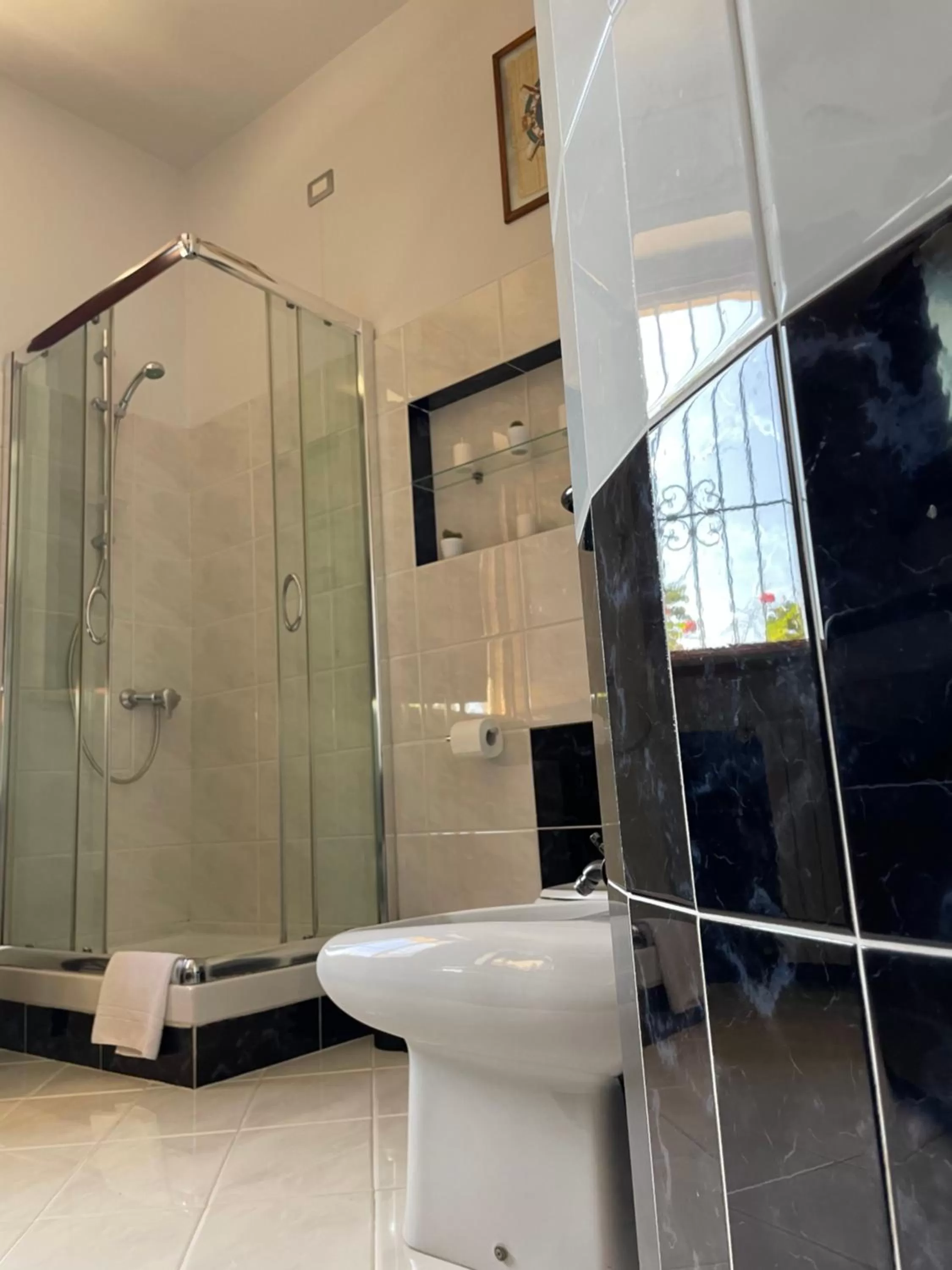 Shower in B&B La Roverella