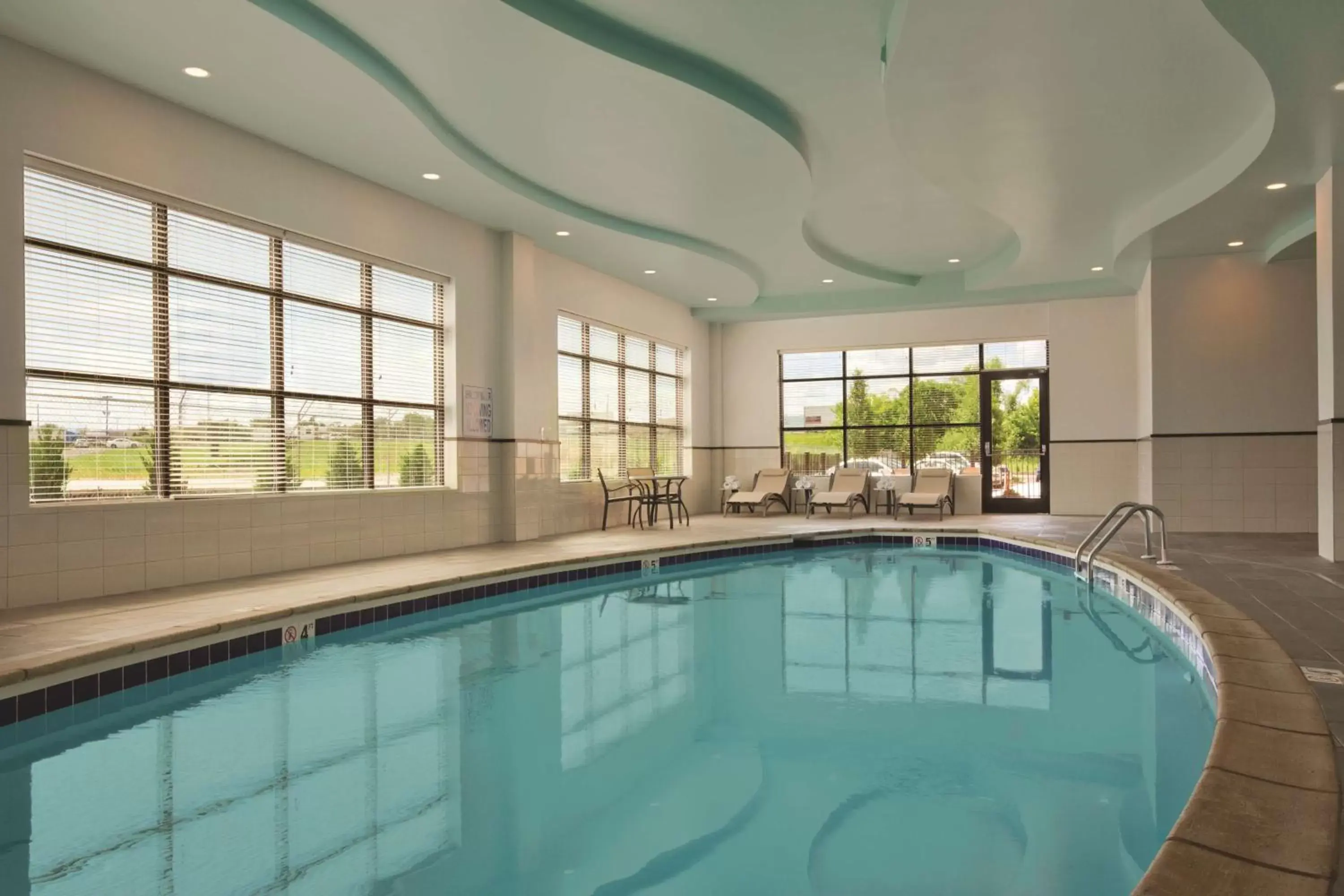 Pool view, Swimming Pool in Embassy Suites Knoxville West