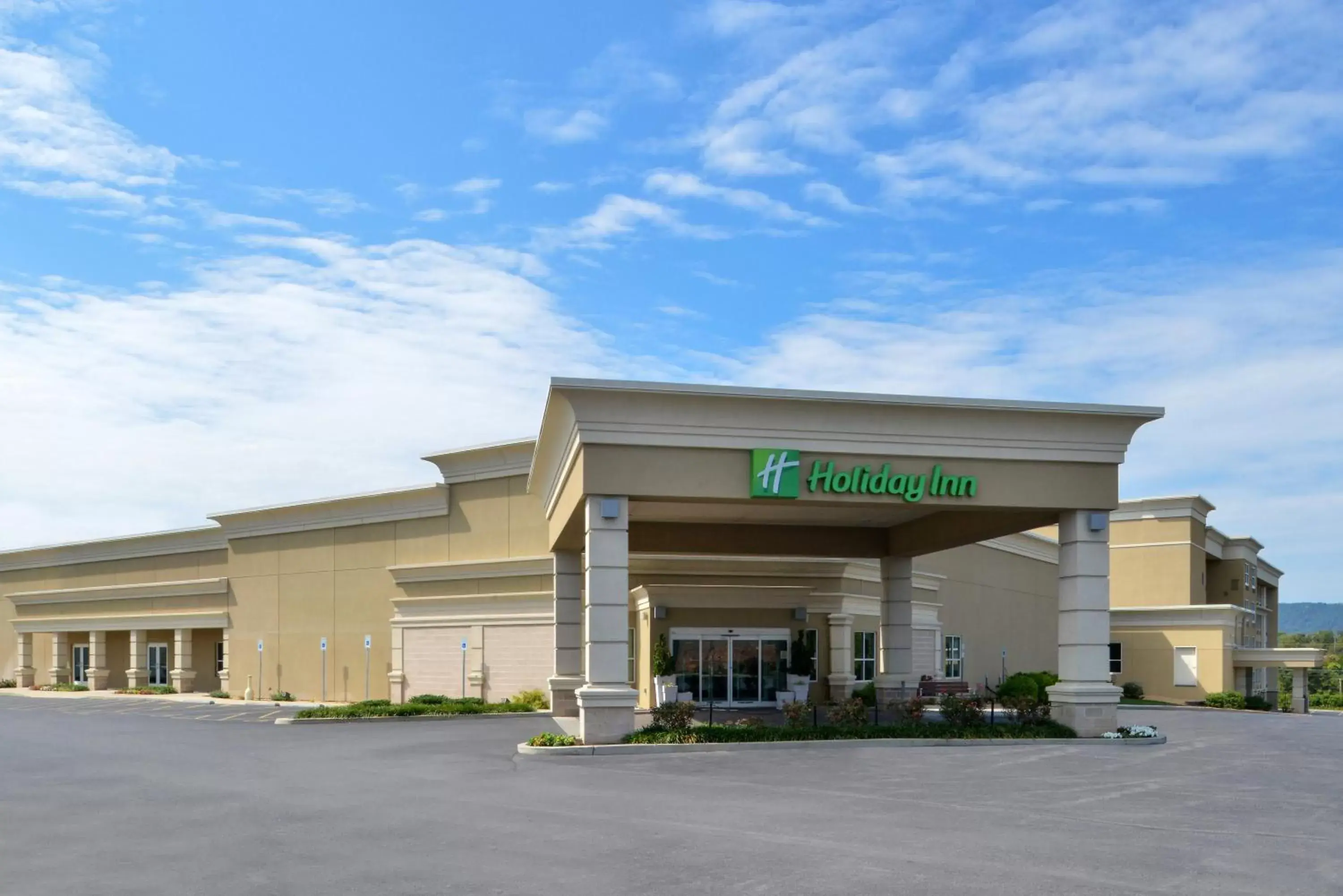 Property Building in Holiday Inn Martinsburg, an IHG Hotel