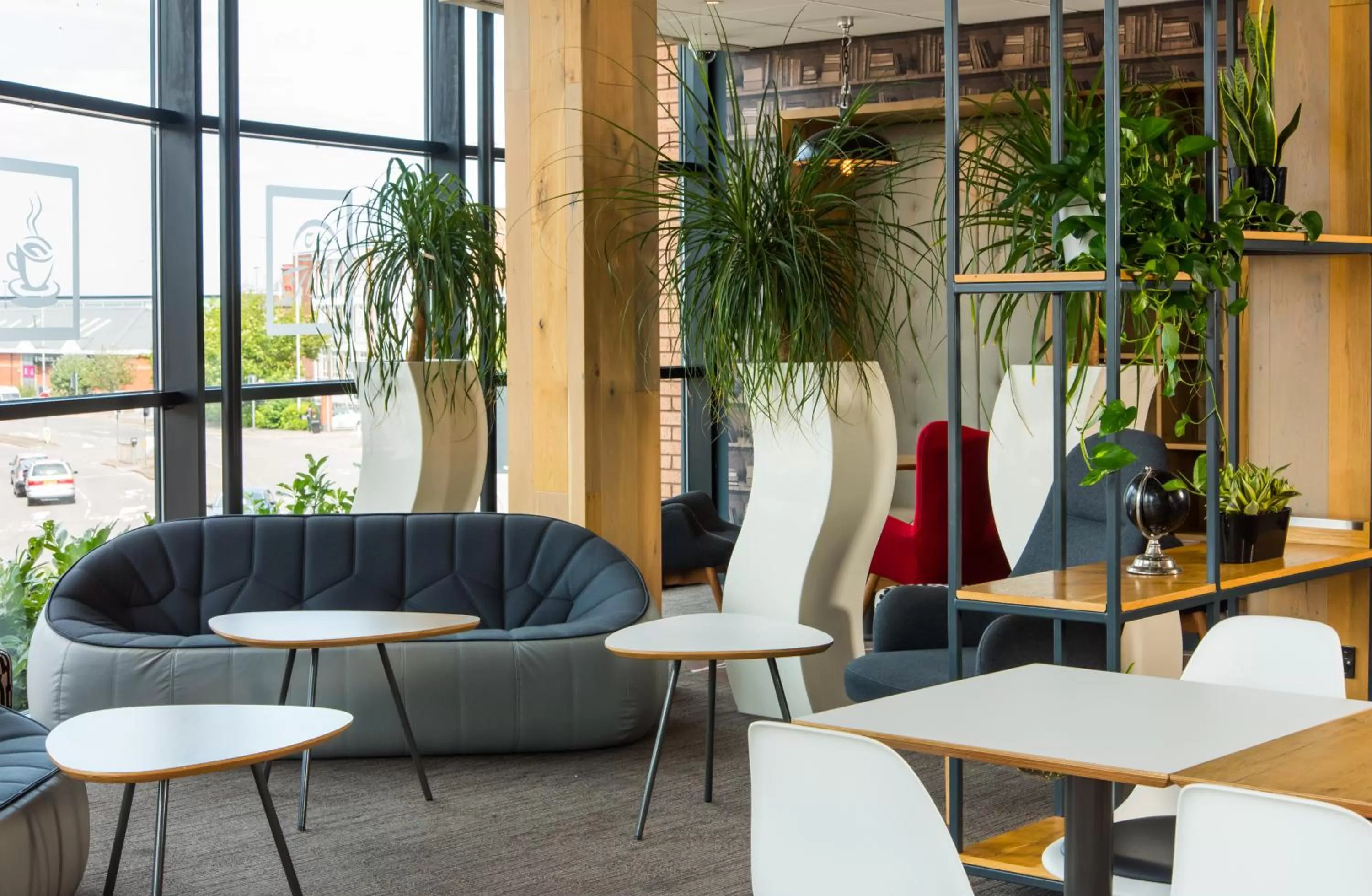 Lobby or reception in ibis Leicester