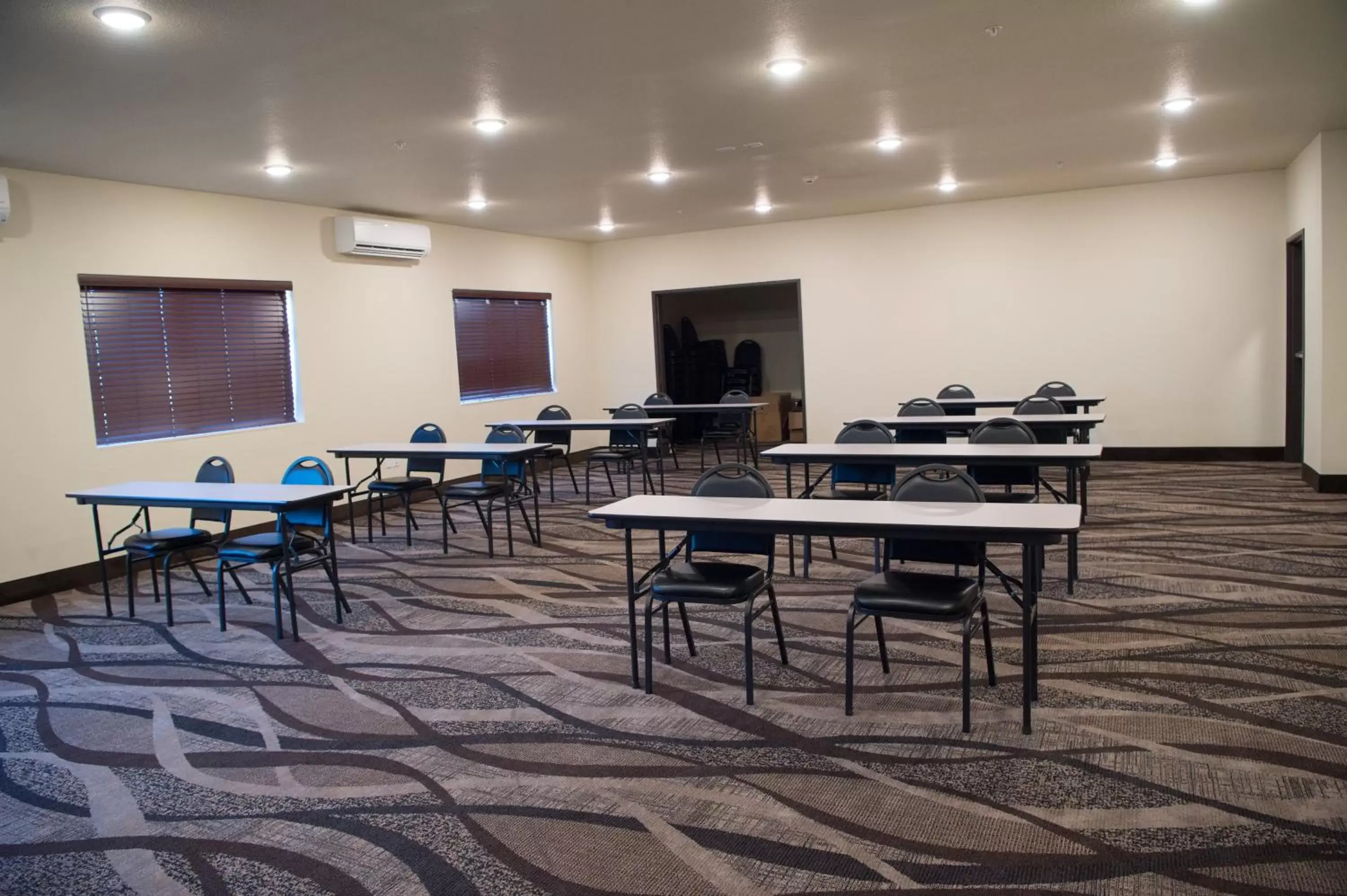 Meeting/conference room in Cobblestone Inn & Suites - Forest City