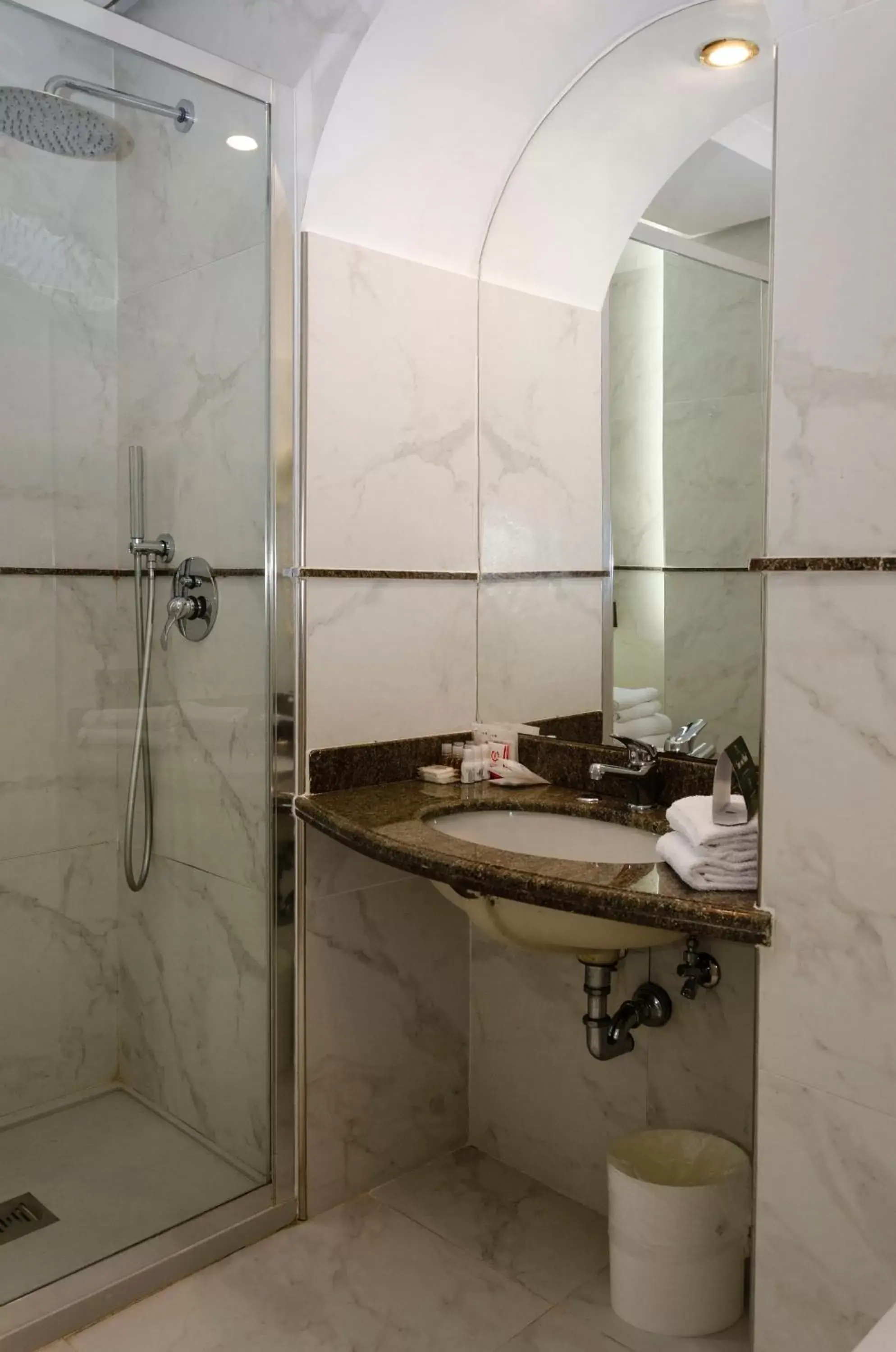 Bathroom in Hotel Traiano