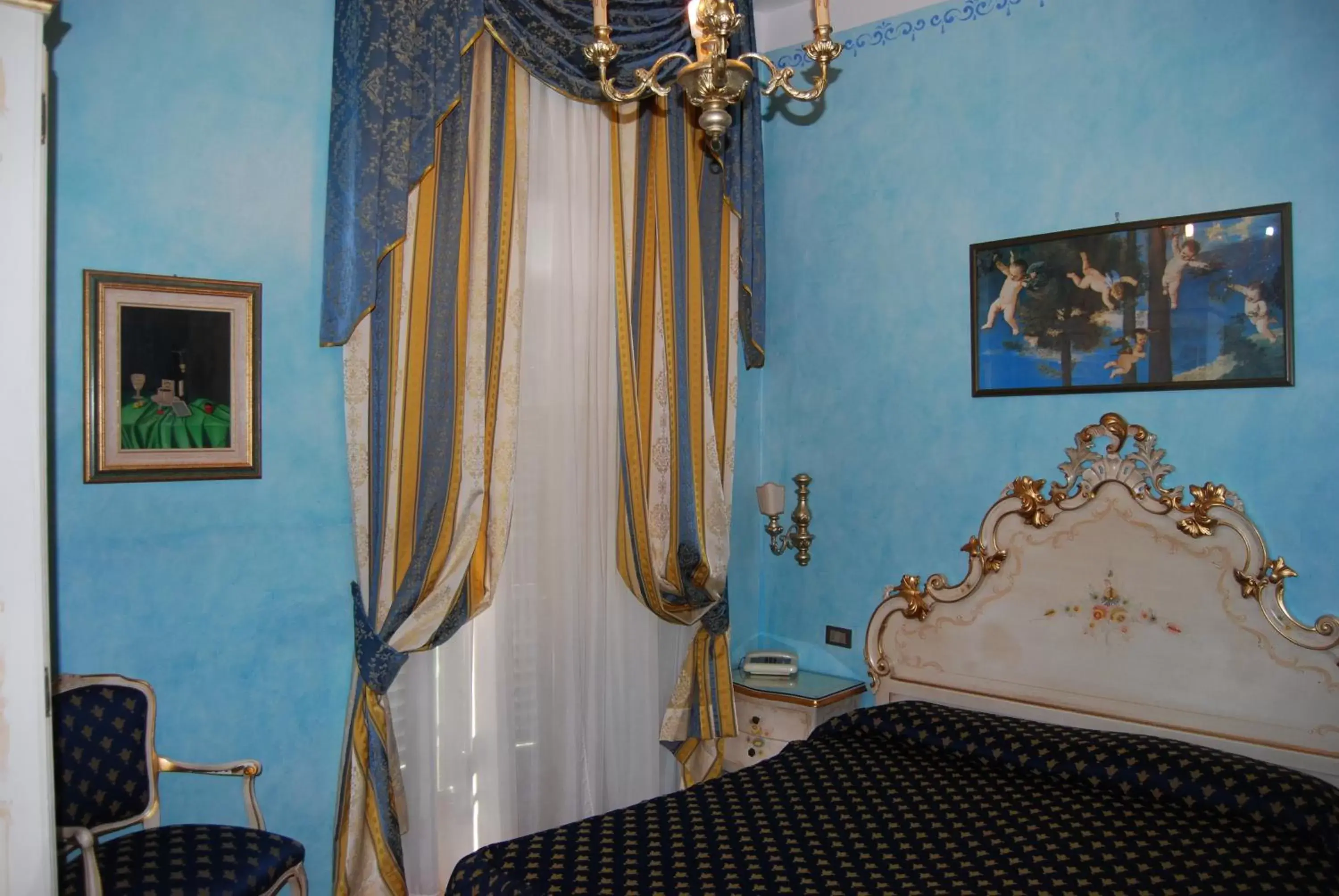 Decorative detail, Bed in Garda Sol SPA Hotel & Appartamenti