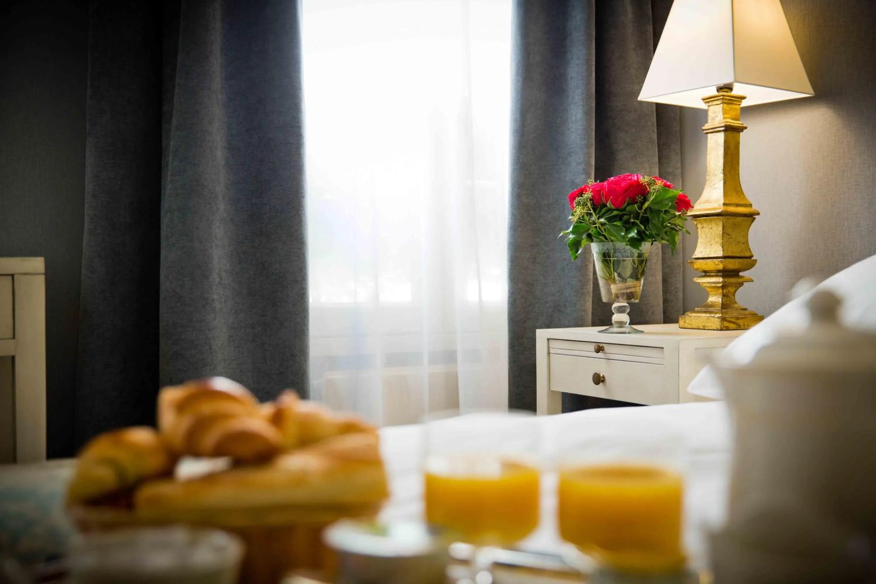 Food and drinks, Bed in Champerret Heliopolis